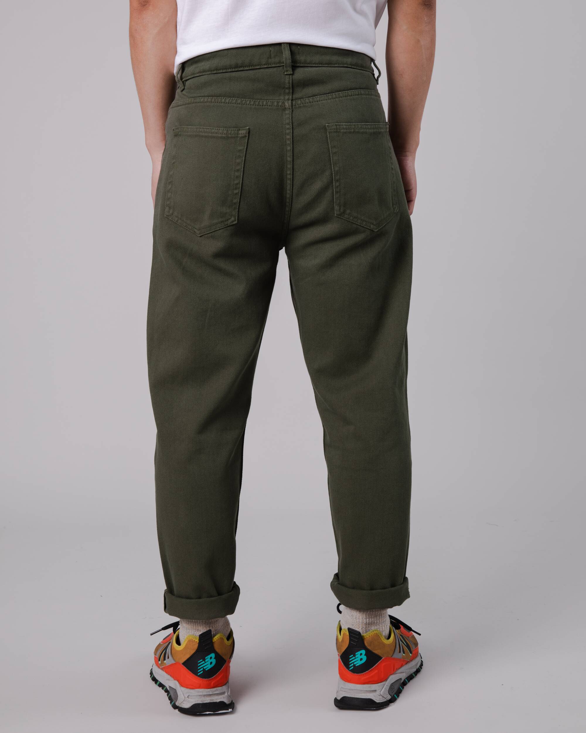 Green 5 Pocket Stone pants made of organic cotton from Brava Fabrics