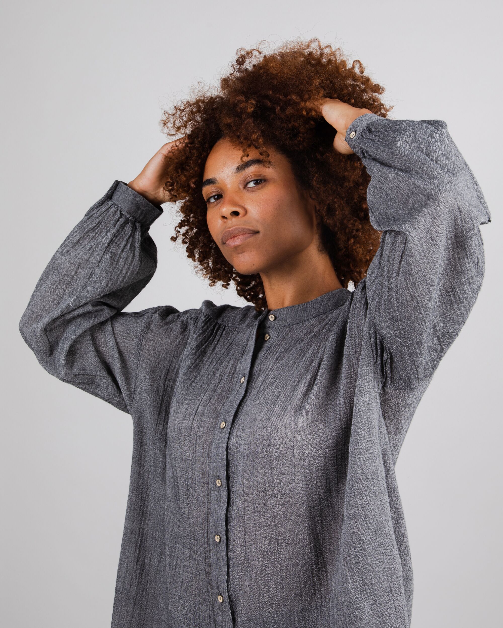 Gray Noah Boho blouse made of organic cotton from Brava Fabrics