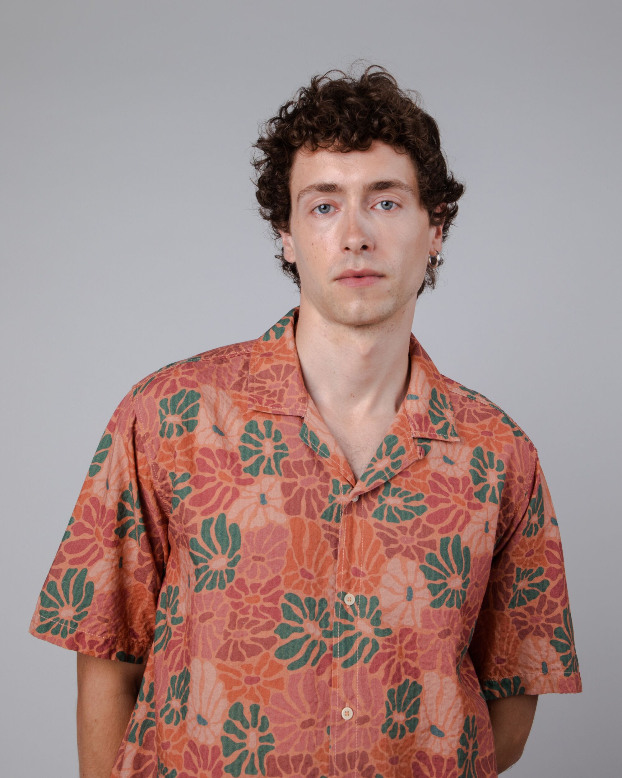 Kurzärmeliges Hemd Spring Aloha in Orange aus Bio Baumwolle und Viskose von Brava Fabrics