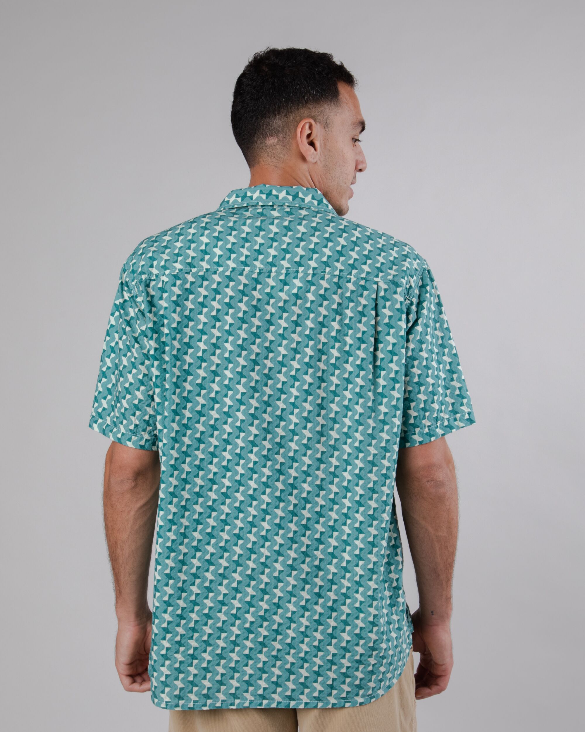 Kurzärmeliges Hemd Tiles Aloha Blue aus Bio Baumwolle und Viscose von Brava Fabrics