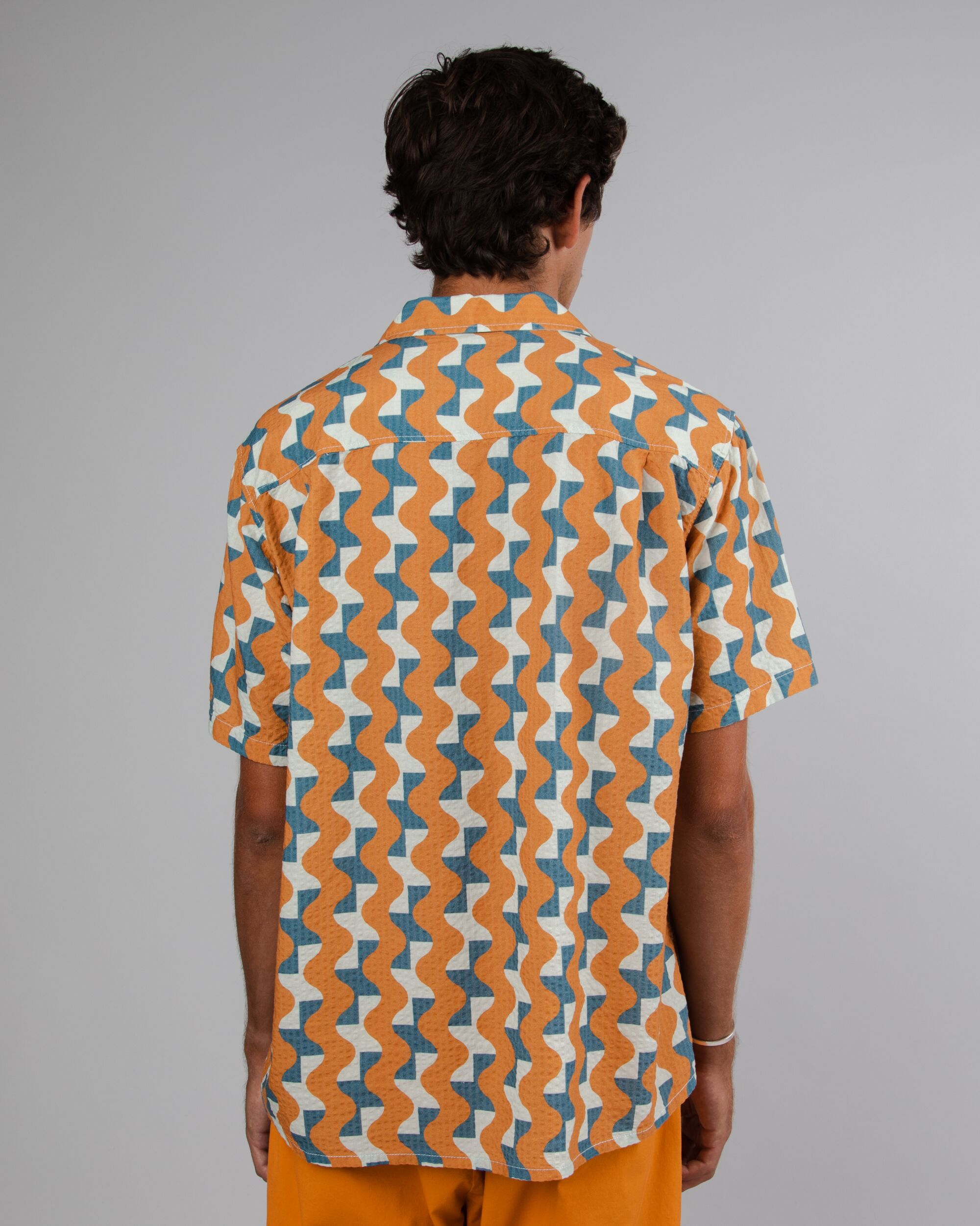 Kurzärmeliges Hemd Big Tiles Aloha Ochre aus Bio Baumwolle und Viskose von Brava Fabrics