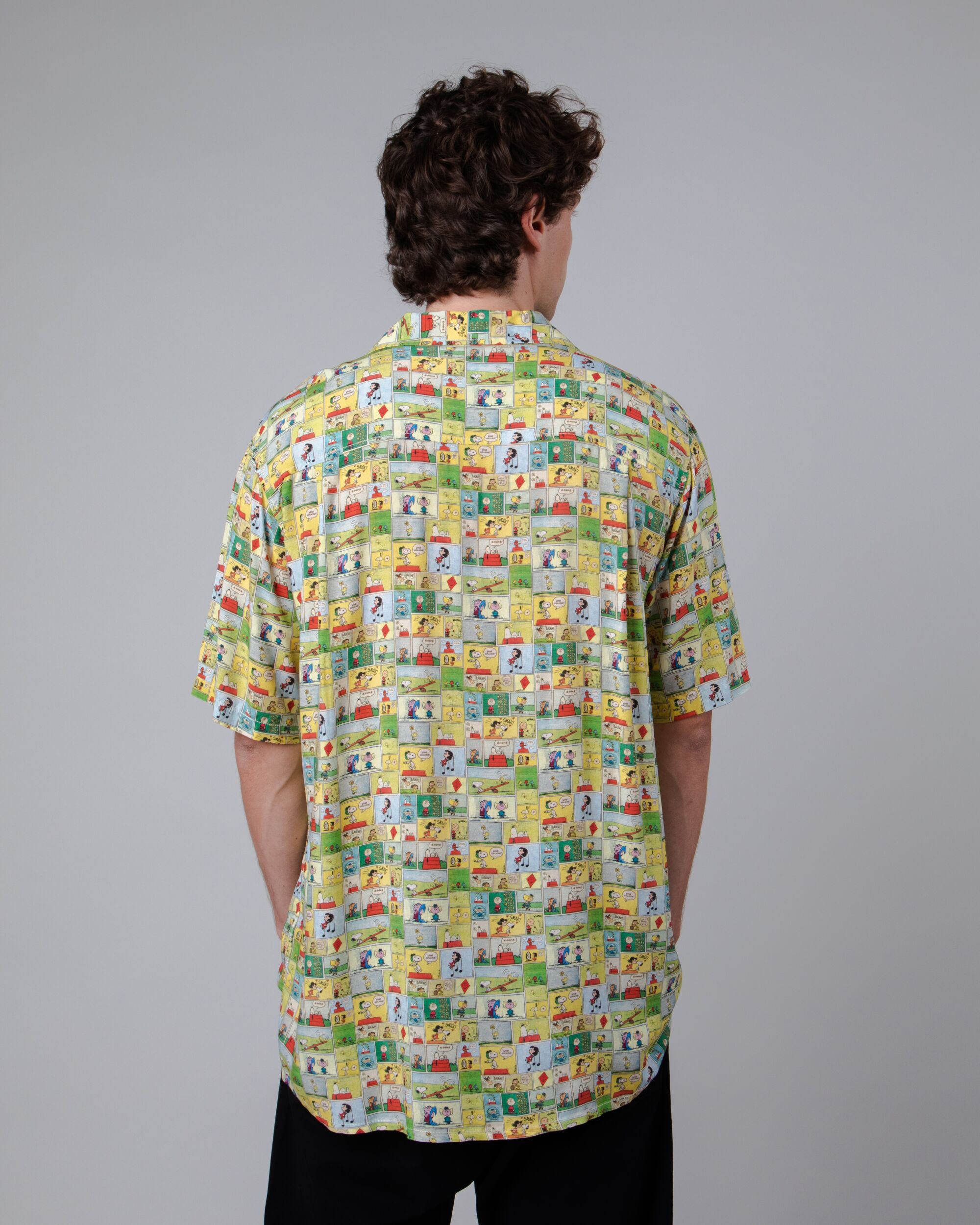 Kurzärmeliges Hemd Peanuts Comic Aloha aus nachhaltiger Viskose von Brava Fabrics