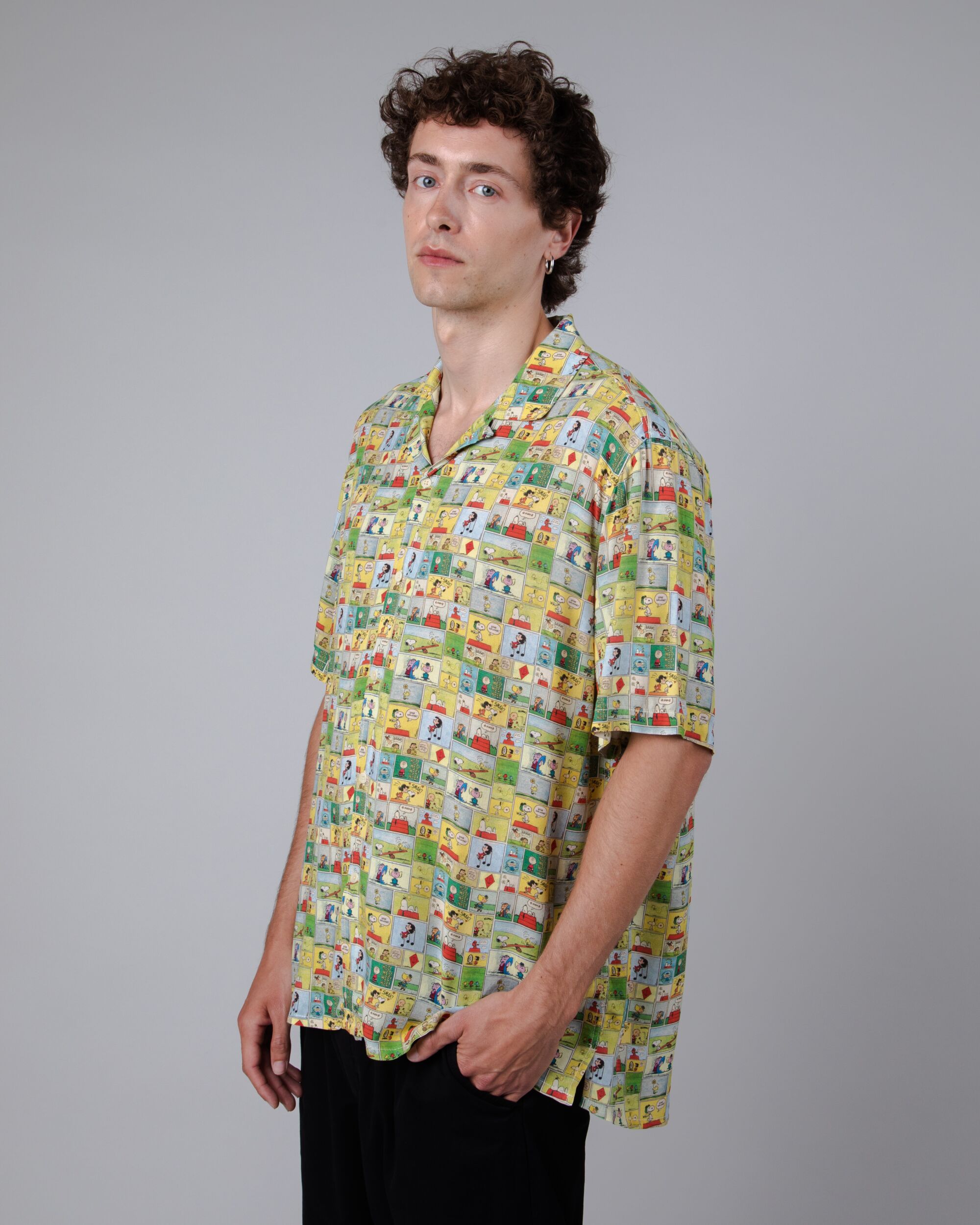 Chemise à manches courtes Peanuts Comic Aloha en viscose durable de Brava Fabrics