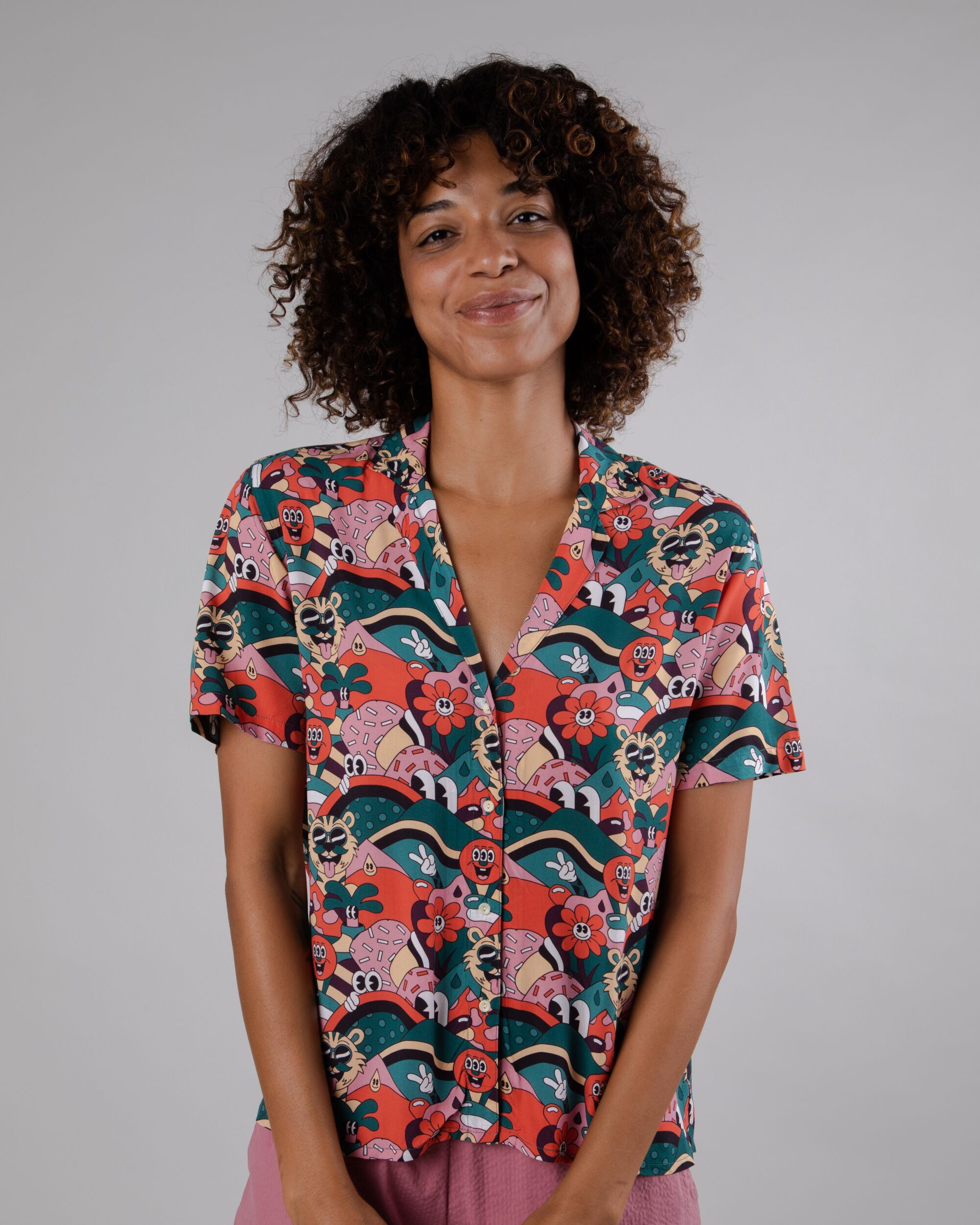 Yeye Weller Aloha Red blouse made from sustainable viscose from Brava Fabrics