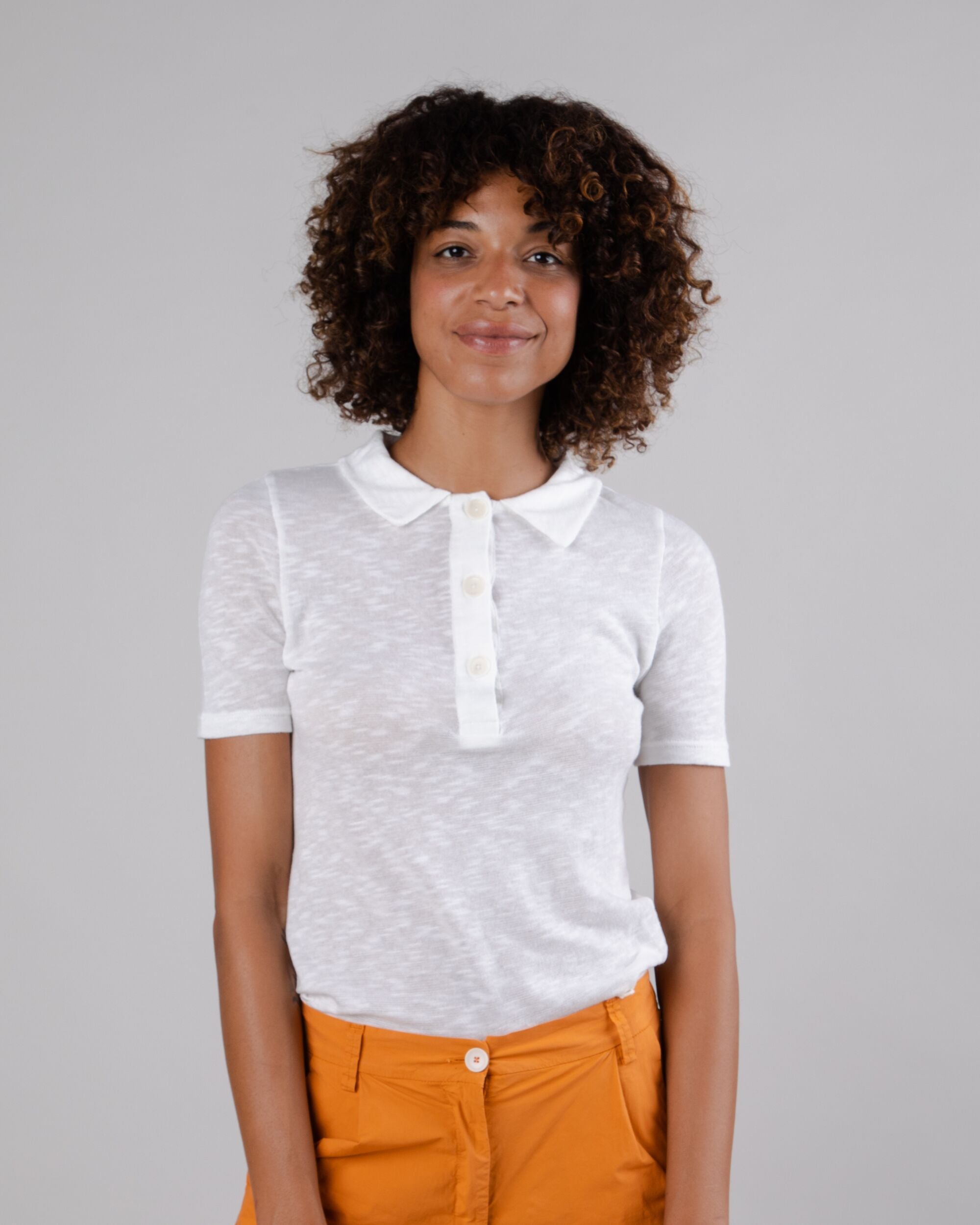 Buttoned polo shirt in off-white made from organic cotton by Brava Fabrics