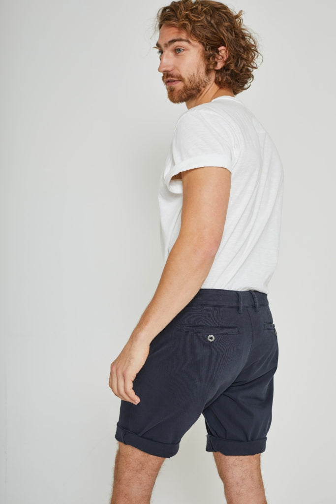 Blue / Navy Chino - Short Toby made from organic cotton by Kuyichi
