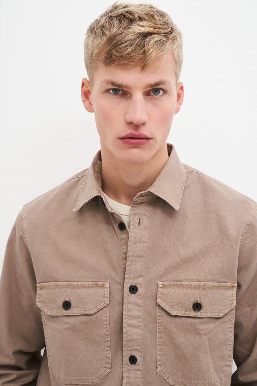 Beige overshirt Andrew made from 100% organic cotton by Kuyichi