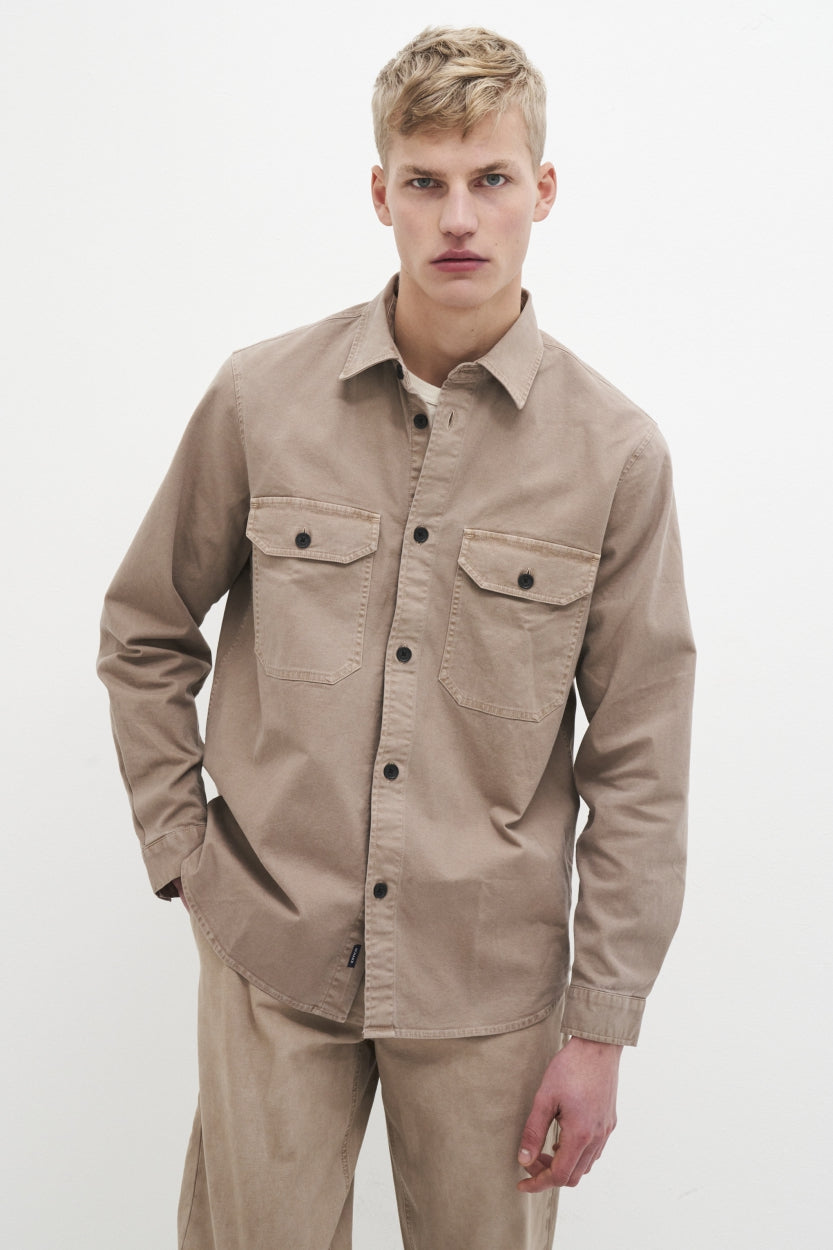 Beige overshirt Andrew made from 100% organic cotton by Kuyichi
