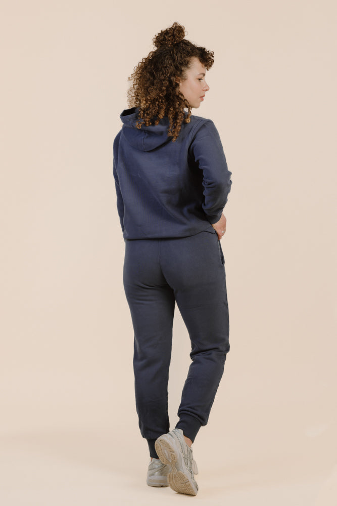 Pantalon bleu marine MONA en coton 100% biologique de PURA Clothing 