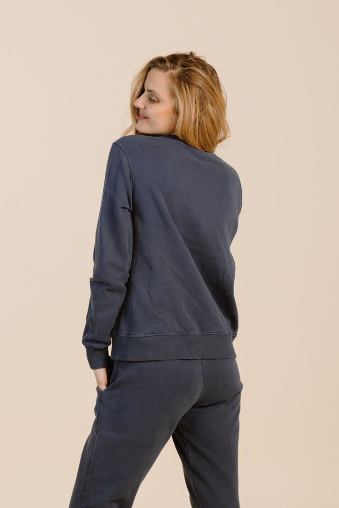 Dark blue sweater CALMA made from 100% organic cotton from Pura Clothing
