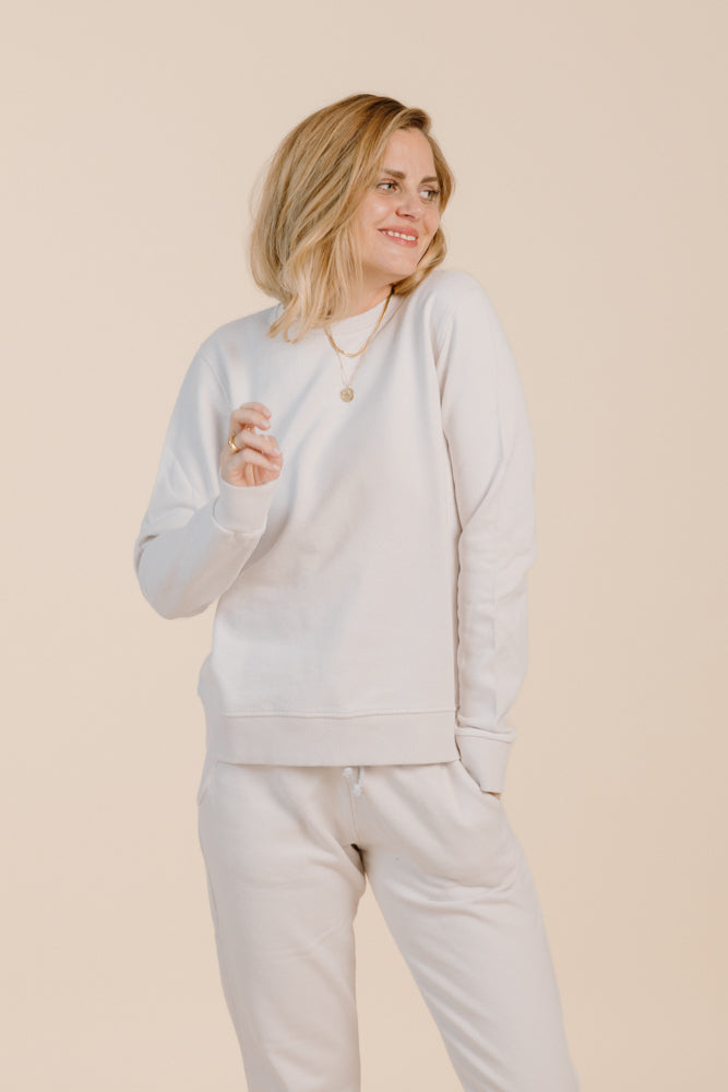 White sweater CALMA made from 100% organic cotton from Pura Clothing