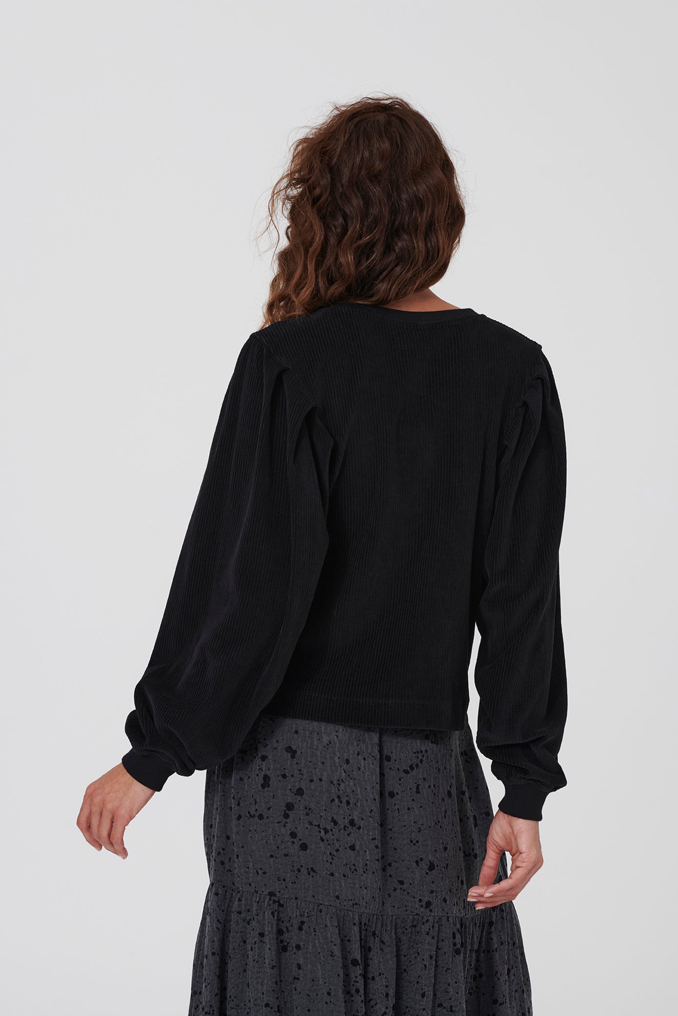 Sweatshirt MALVINE in black by LOVJOI made of organic cotton