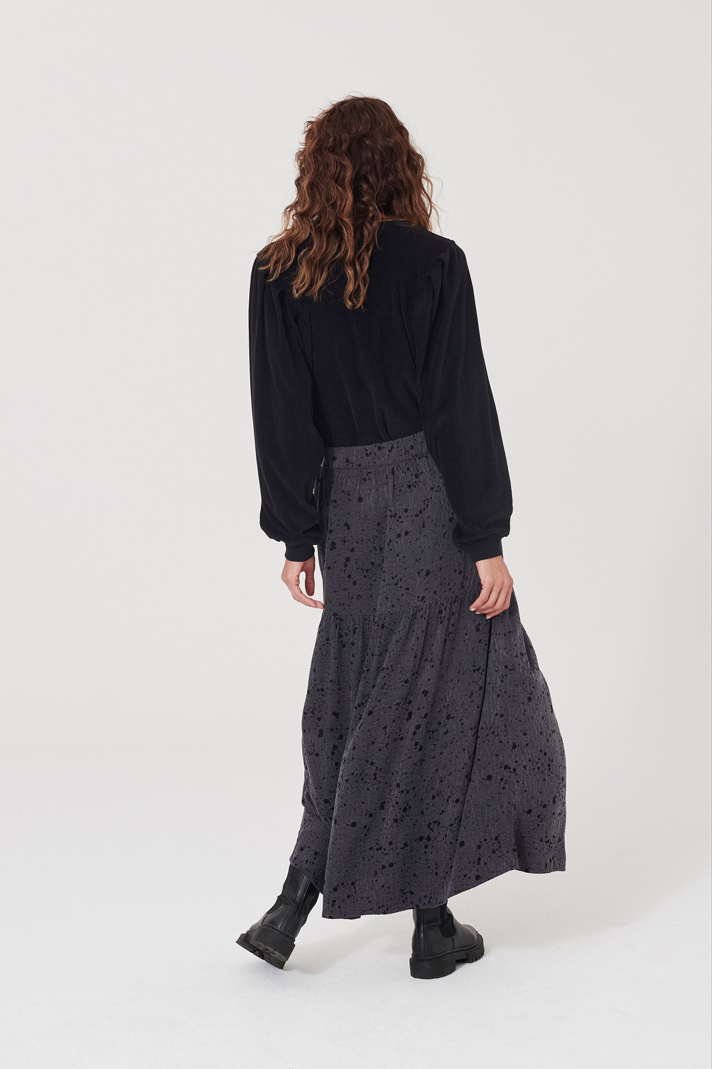 THERESSA skirt in black Leo jacquard by LOVJOI made of Cupro and Ecovero™