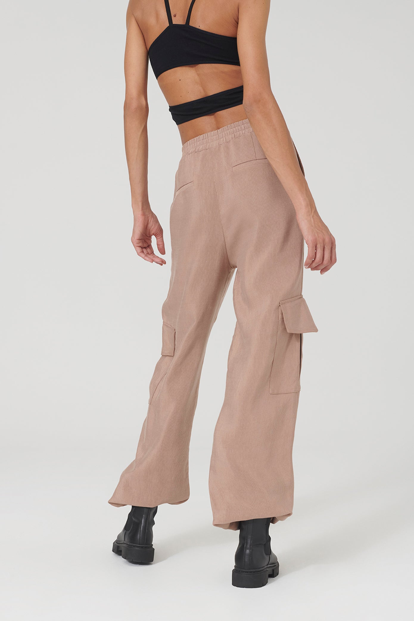 HEDIE rose-colored trousers by LOVJOI made of Ecovero™