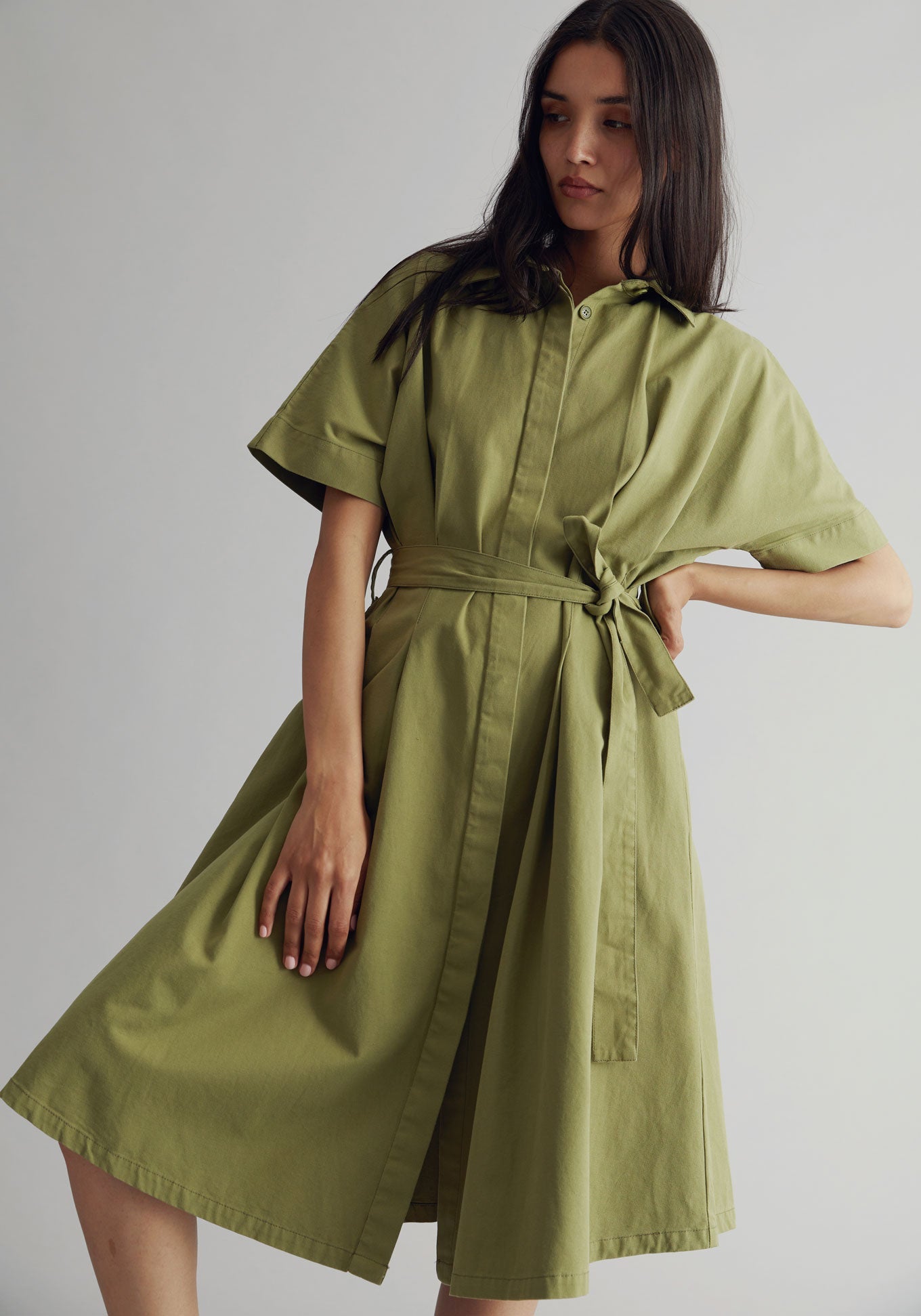 Hellgrünes, kurzärmliges Kleid ASHES aus 100% Bio-Baumwolle von Komodo