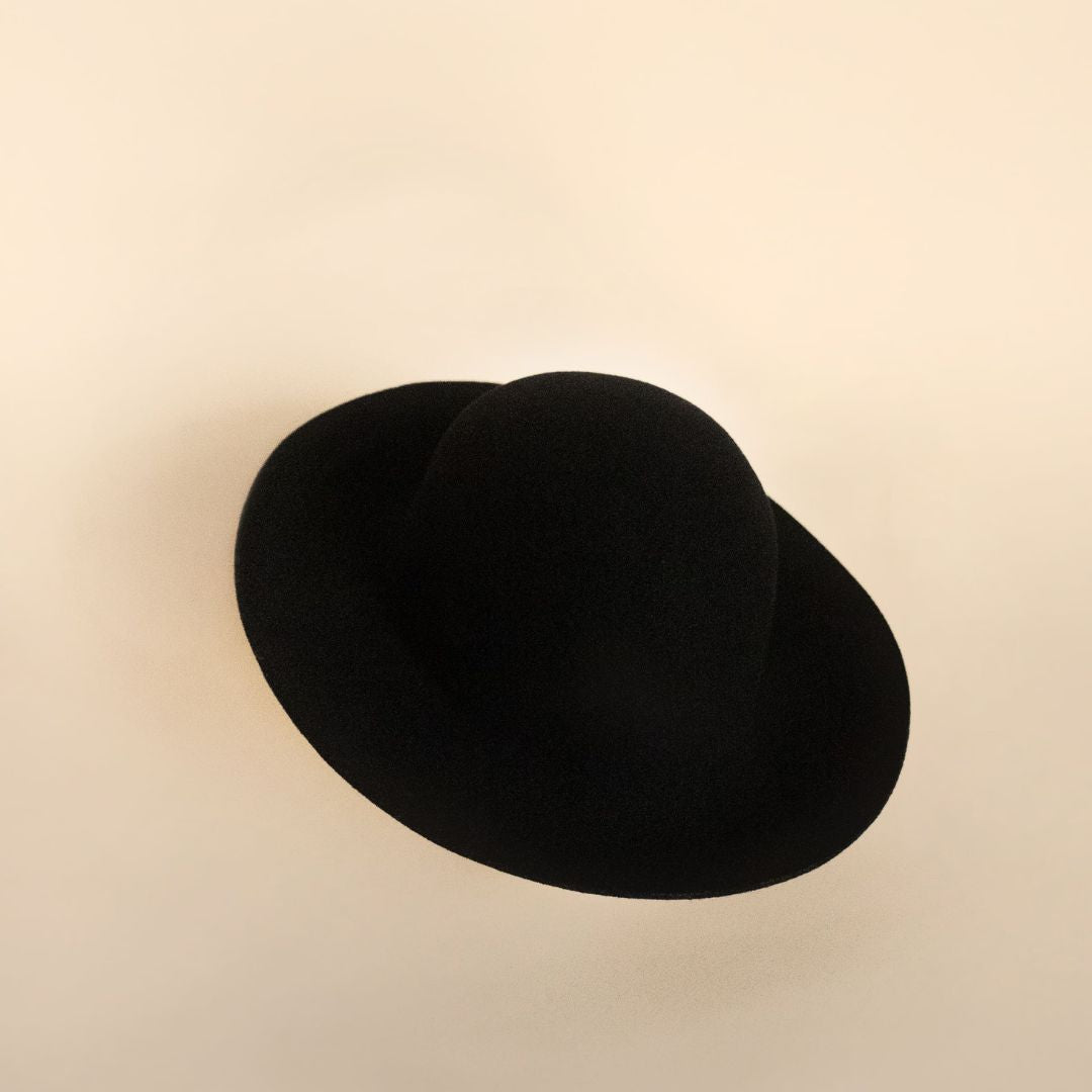 Chapeau noir Rosaria en 100% laine du Verdonna