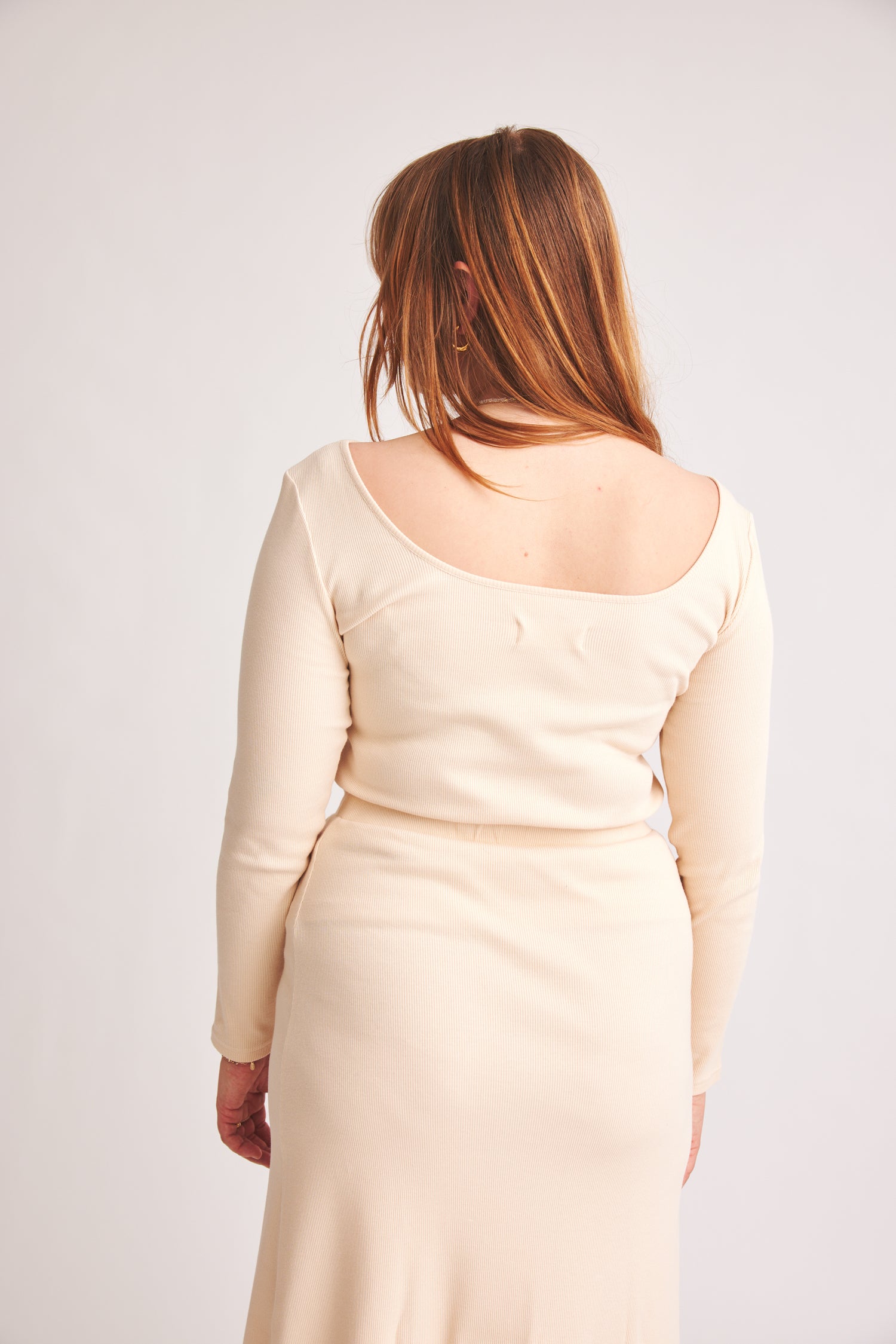 Natural-colored Beliz long-sleeved shirt made of organic cotton by Baige the Label