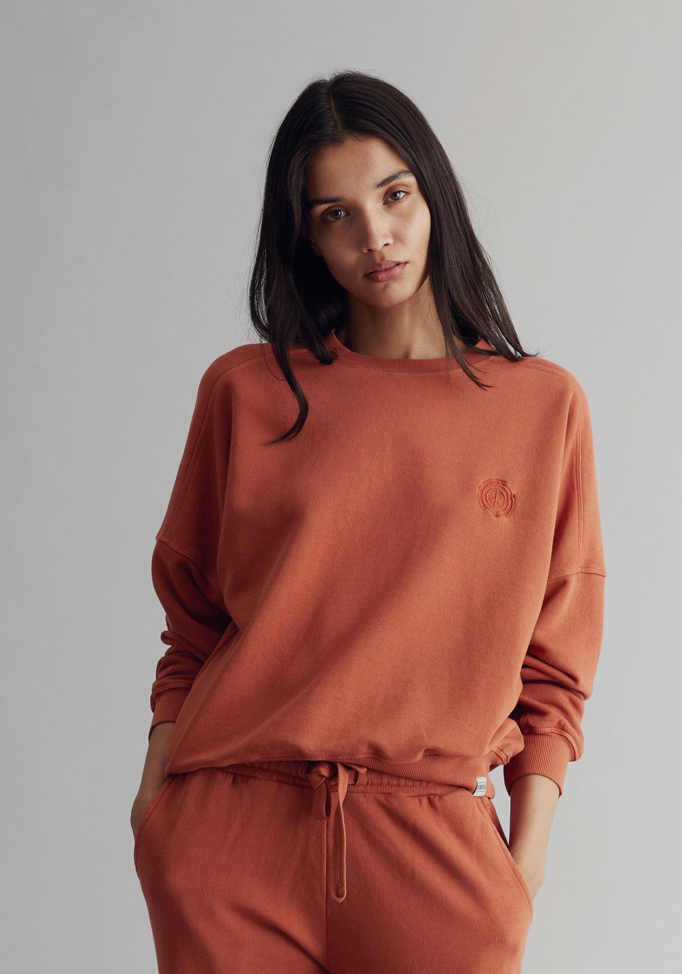 Dunkel-orangener Sweater DAWN aus Bio-Baumwolle von Komodo