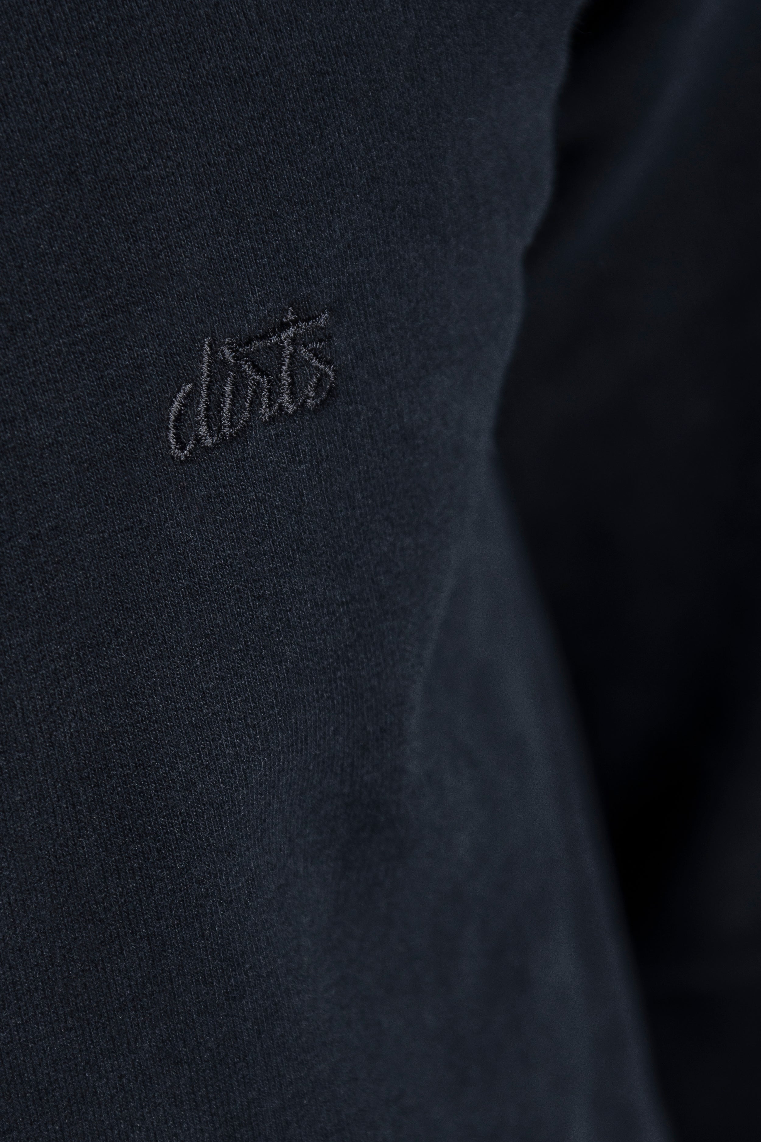 Schwarzes, langärmliges Hemd Organic Jersey aus Bio-Baumwolle von DIRTS