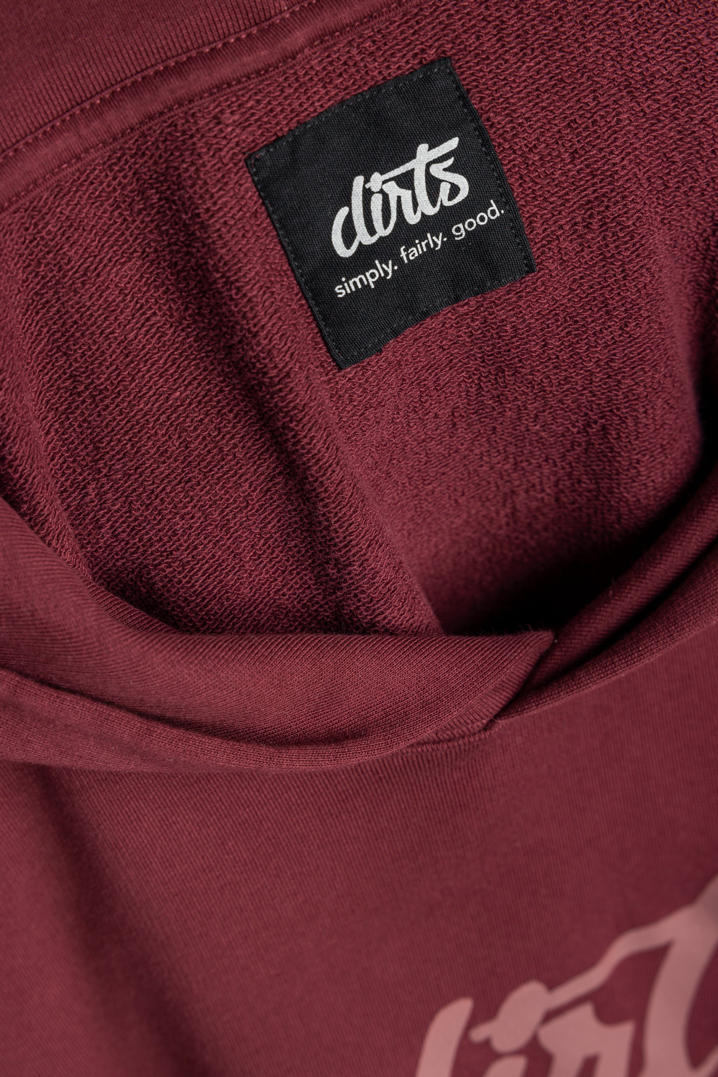 Roter Hoodie Premium Logo aus 100% Bio-Baumwolle von DIRTS