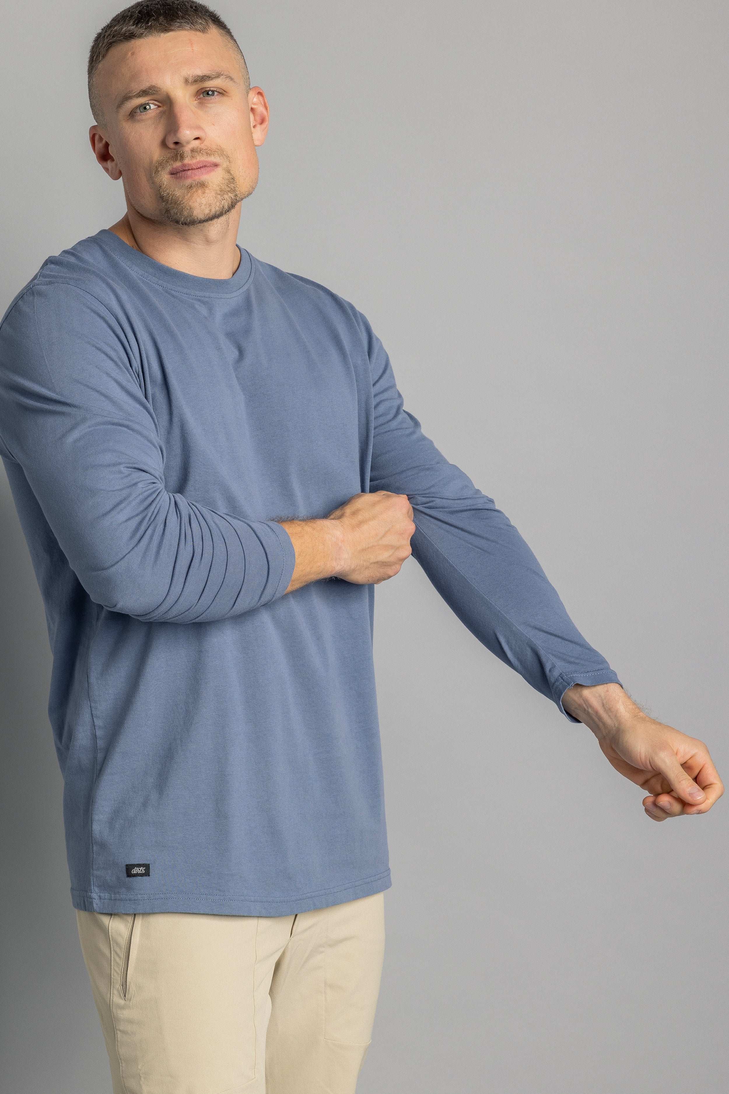 Blaues, langärmliges T-Shirt aus recycelter Baumwolle von DIRTS