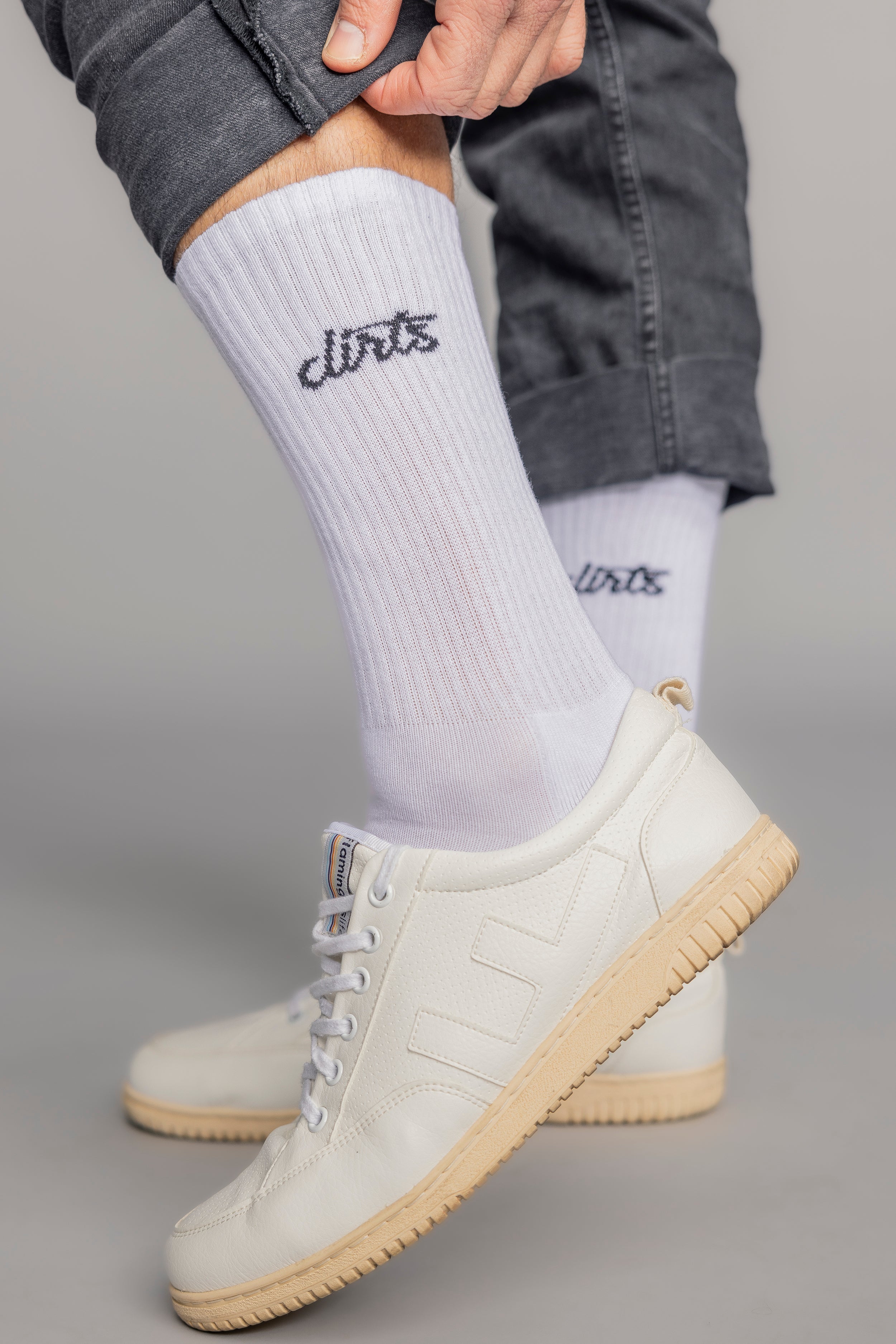 Weisse Socken Classic Logo aus Bio-Baumwolle von DIRTS