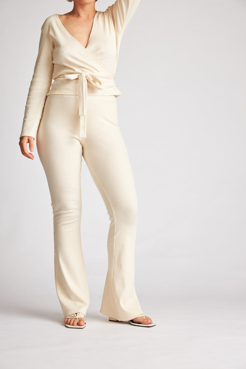 Pantalon Bailey de couleur naturelle en coton biologique de Baige the Label