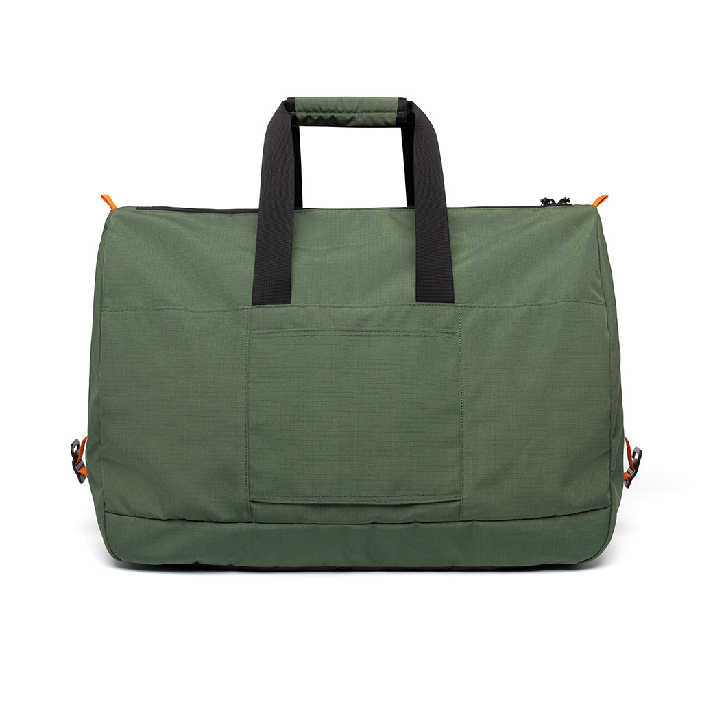 Green Vandra travel bag made from recycled PET from Lefrik