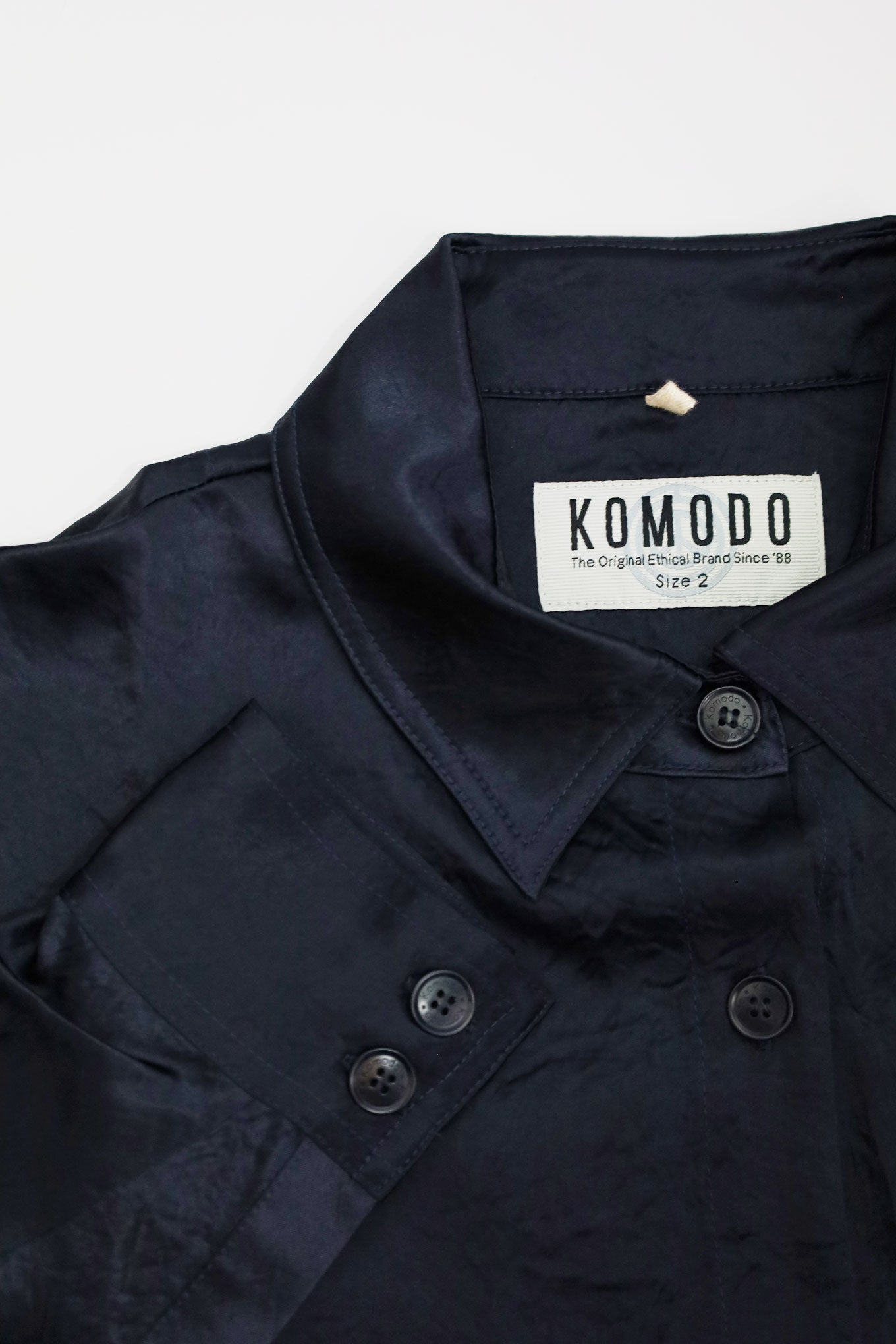 Dark blue HANAKO shirt made from recycled acetate and vegan silk from Komodo