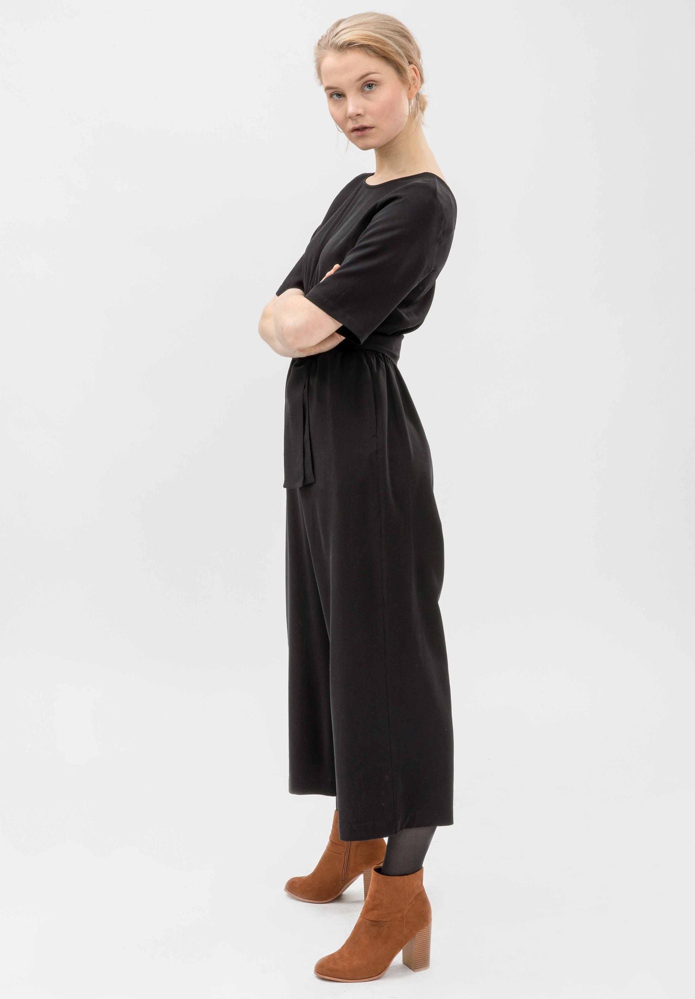 Jumpsuit half sleeves in black by LOVJOI made of TENCEL™ (ST)
