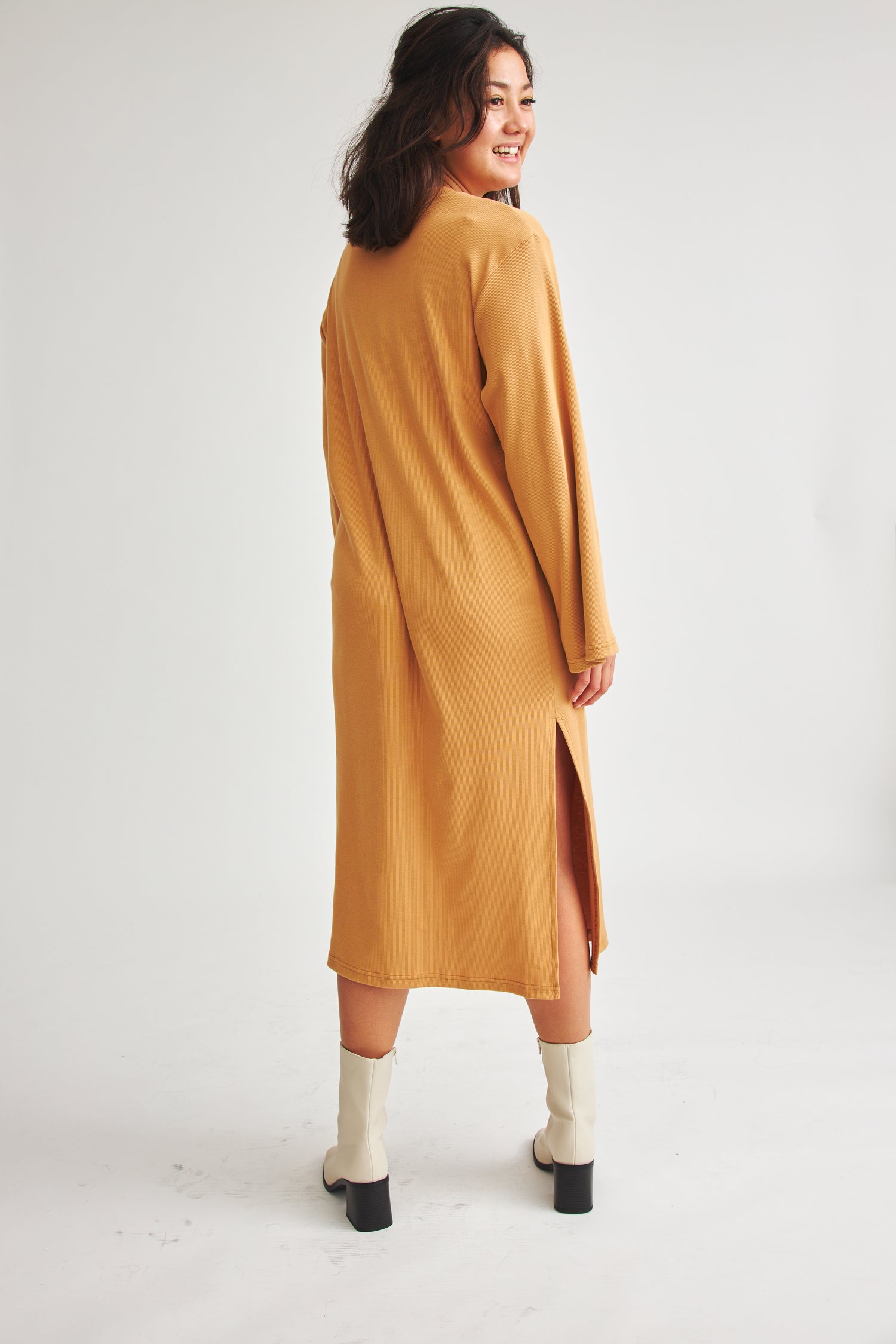 Gelbes Kleid Becca aus Bio-Baumwolle von Baige the Label