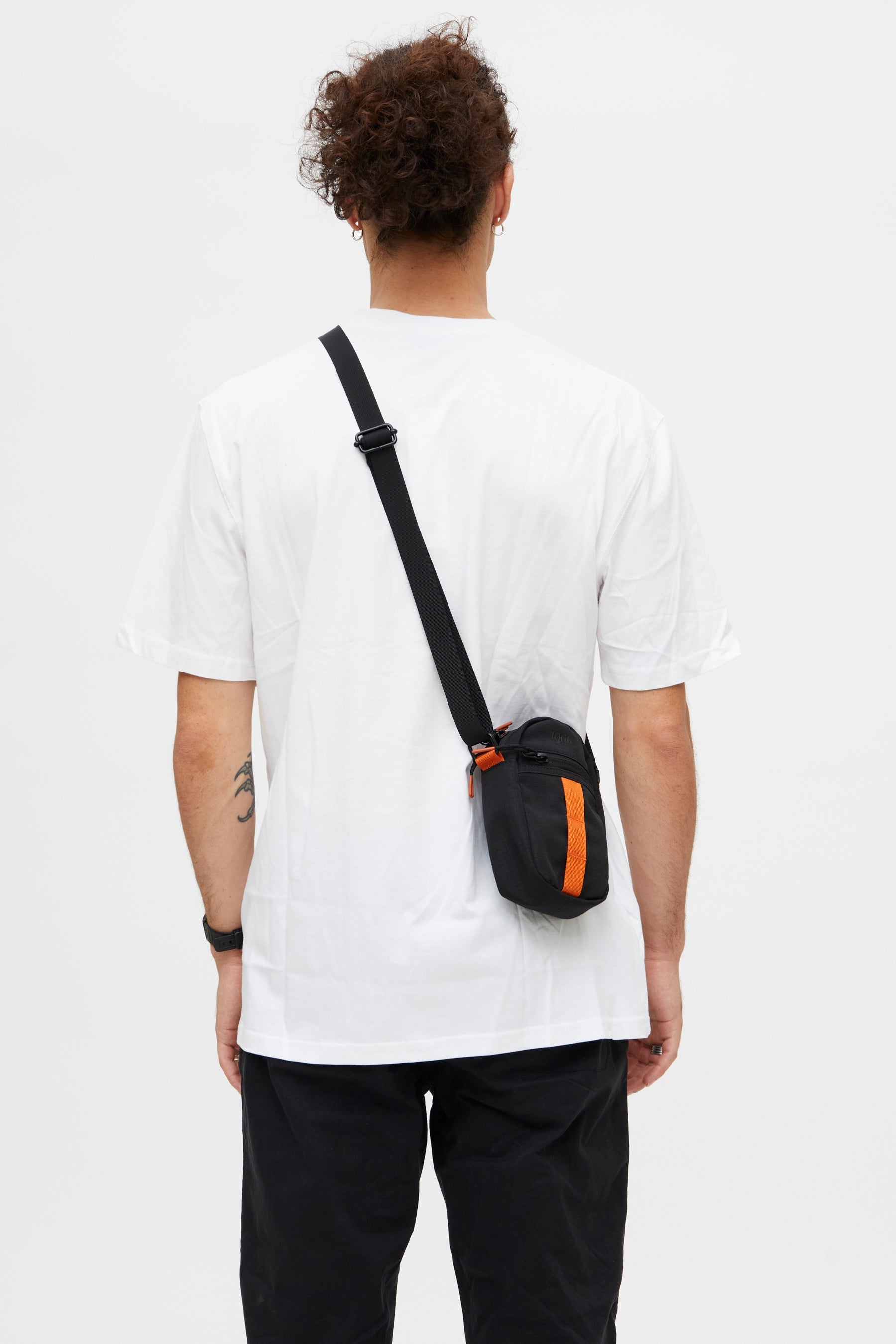 Black Vandra shoulder bag made from recycled PET from Lefrik