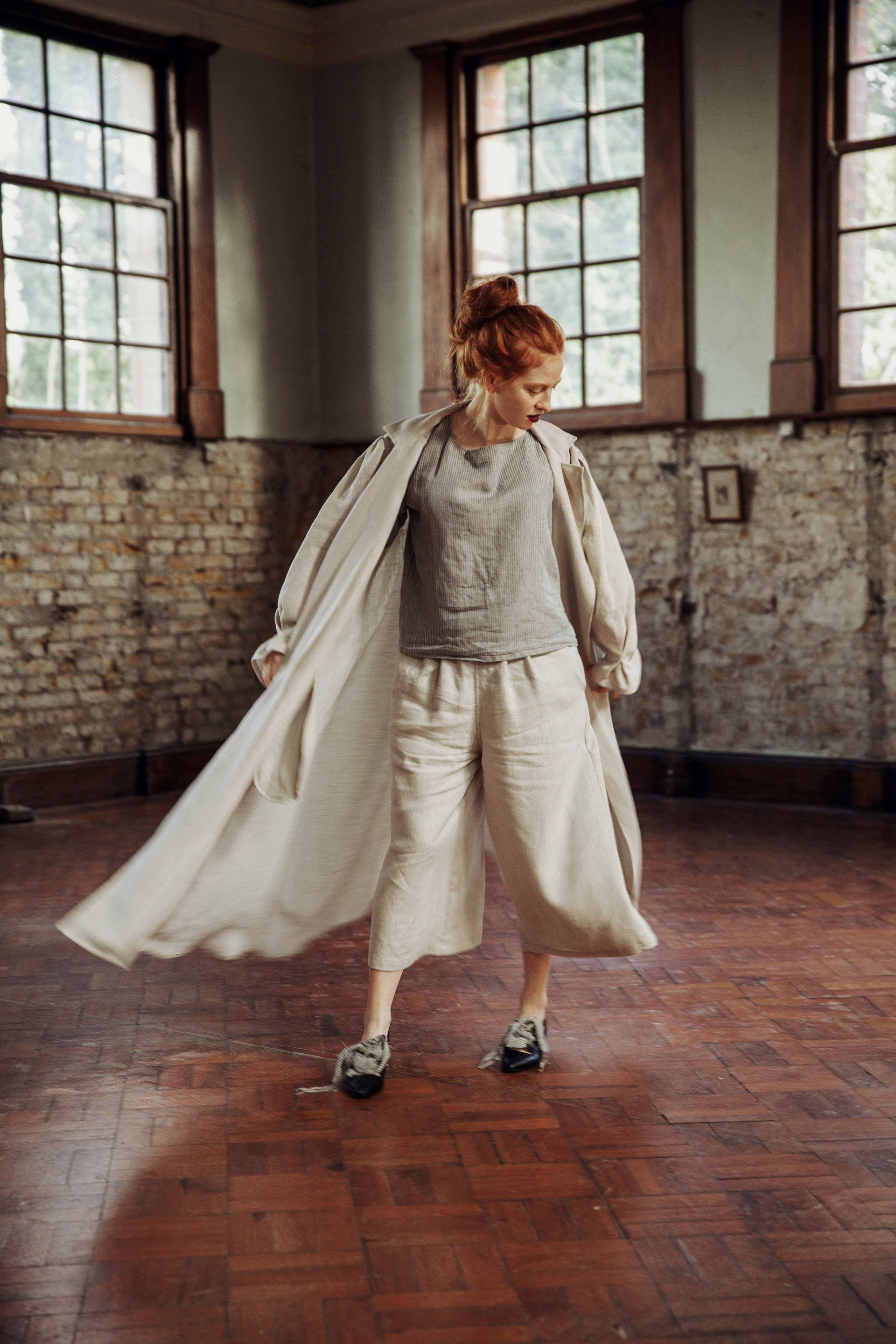 Custom-made, wide trousers made from 100% linen