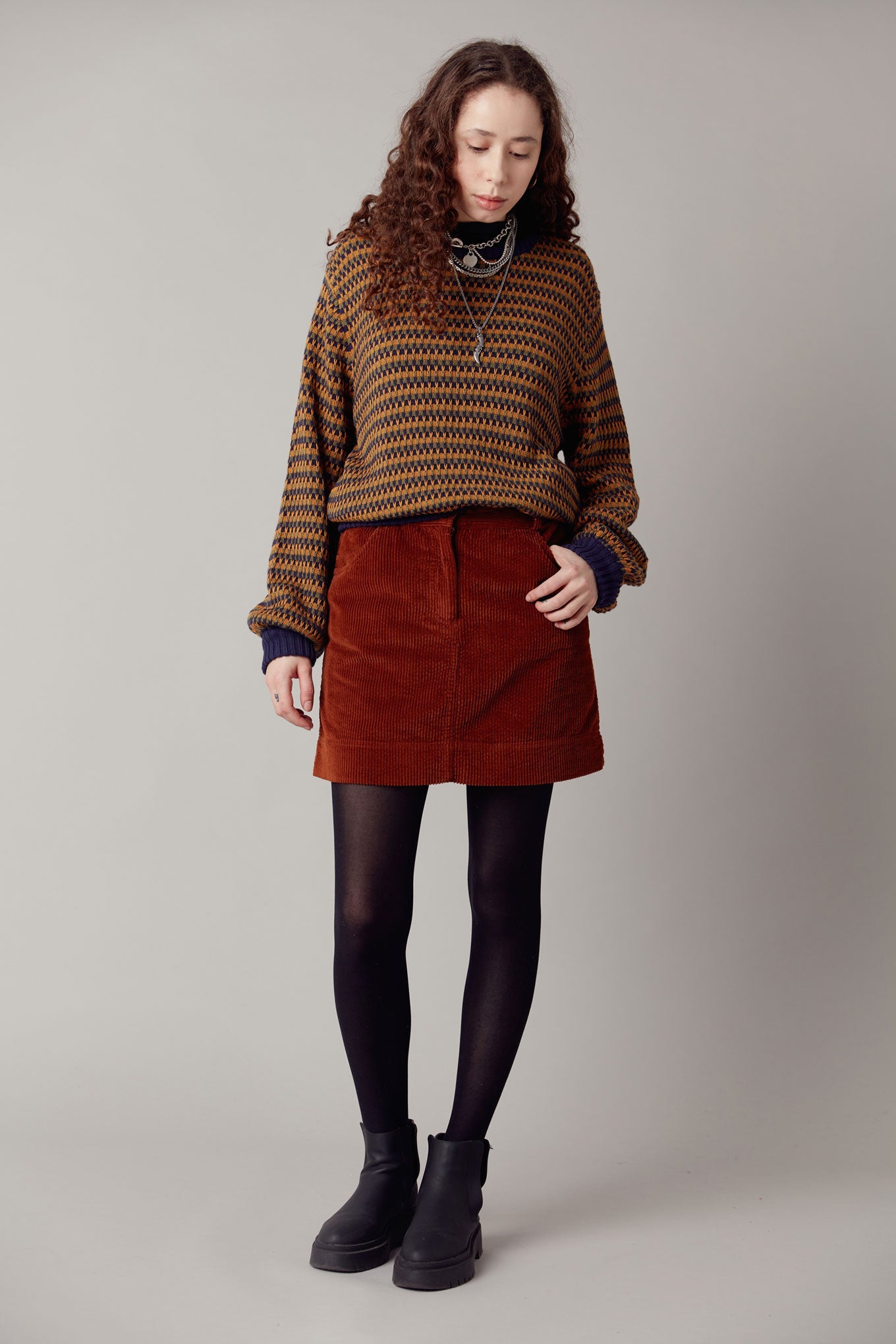 Red-brown corduroy mini skirt LEONI made of 100% organic cotton from Komodo