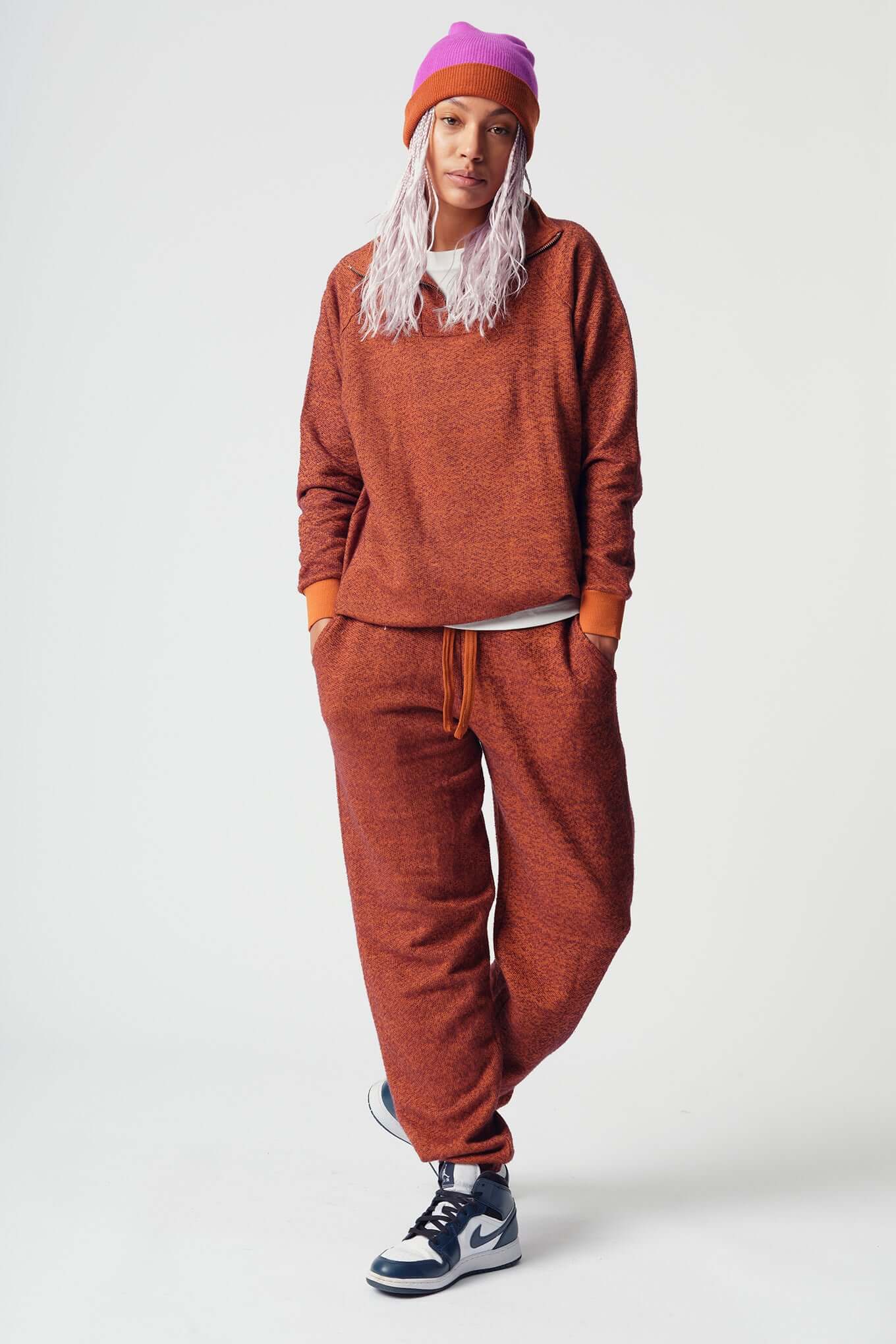 Orange jogging pants EVIE made from 100% organic cotton by Komodo