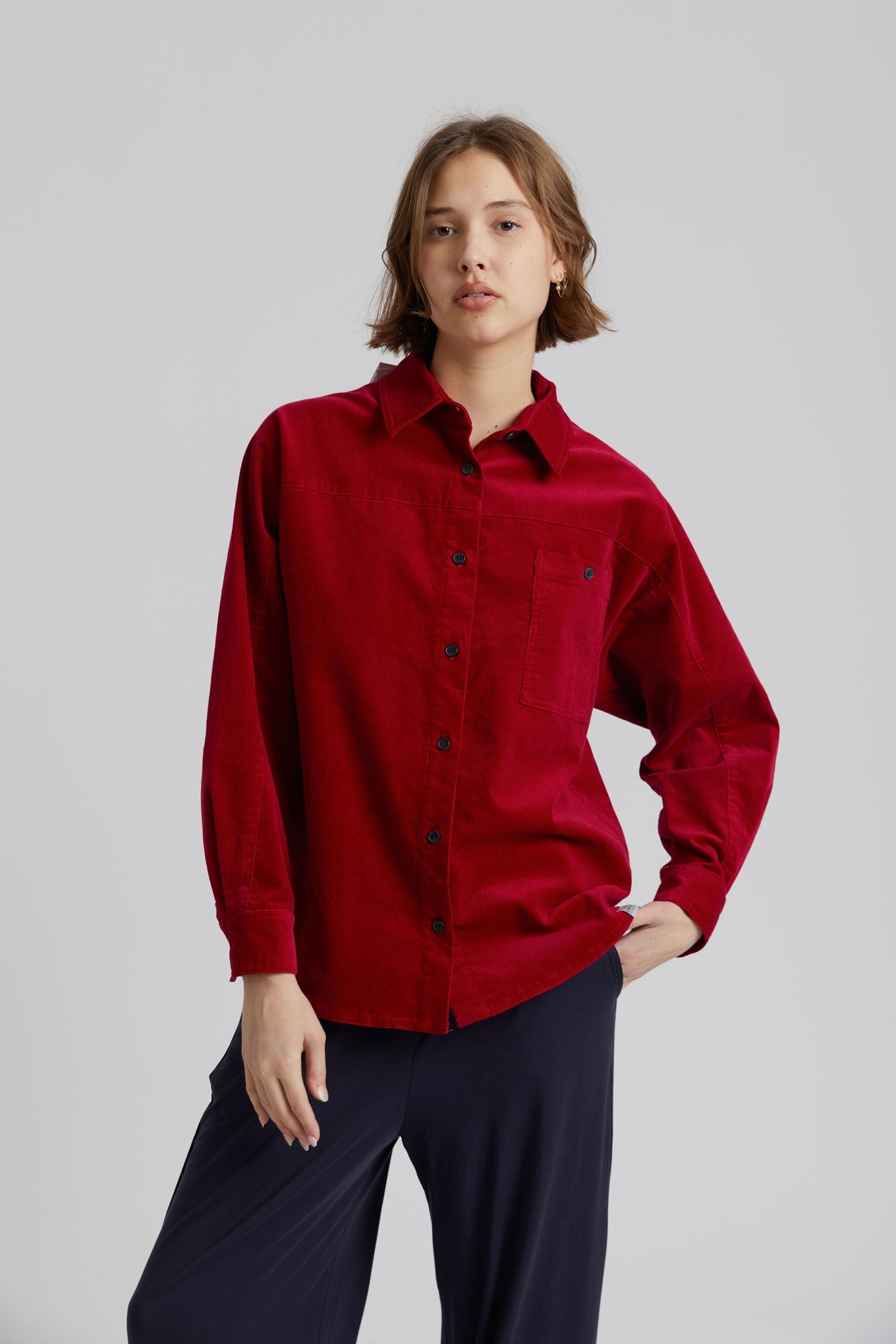 Red, long-sleeved corduroy shirt MIDNIGHT made of organic cotton by Komodo