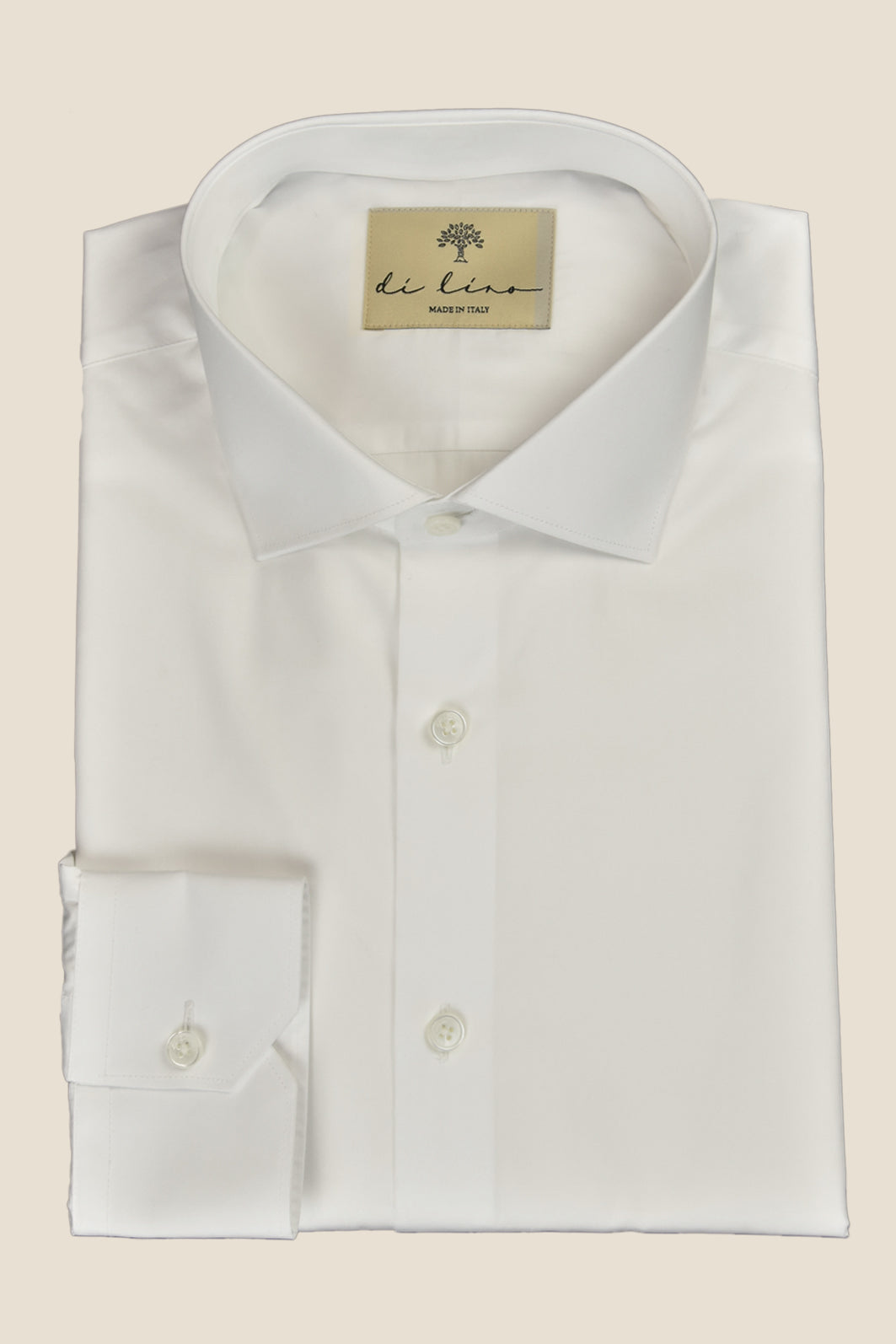 White business shirt made of organic cotton with a classic shark collar - Made to order