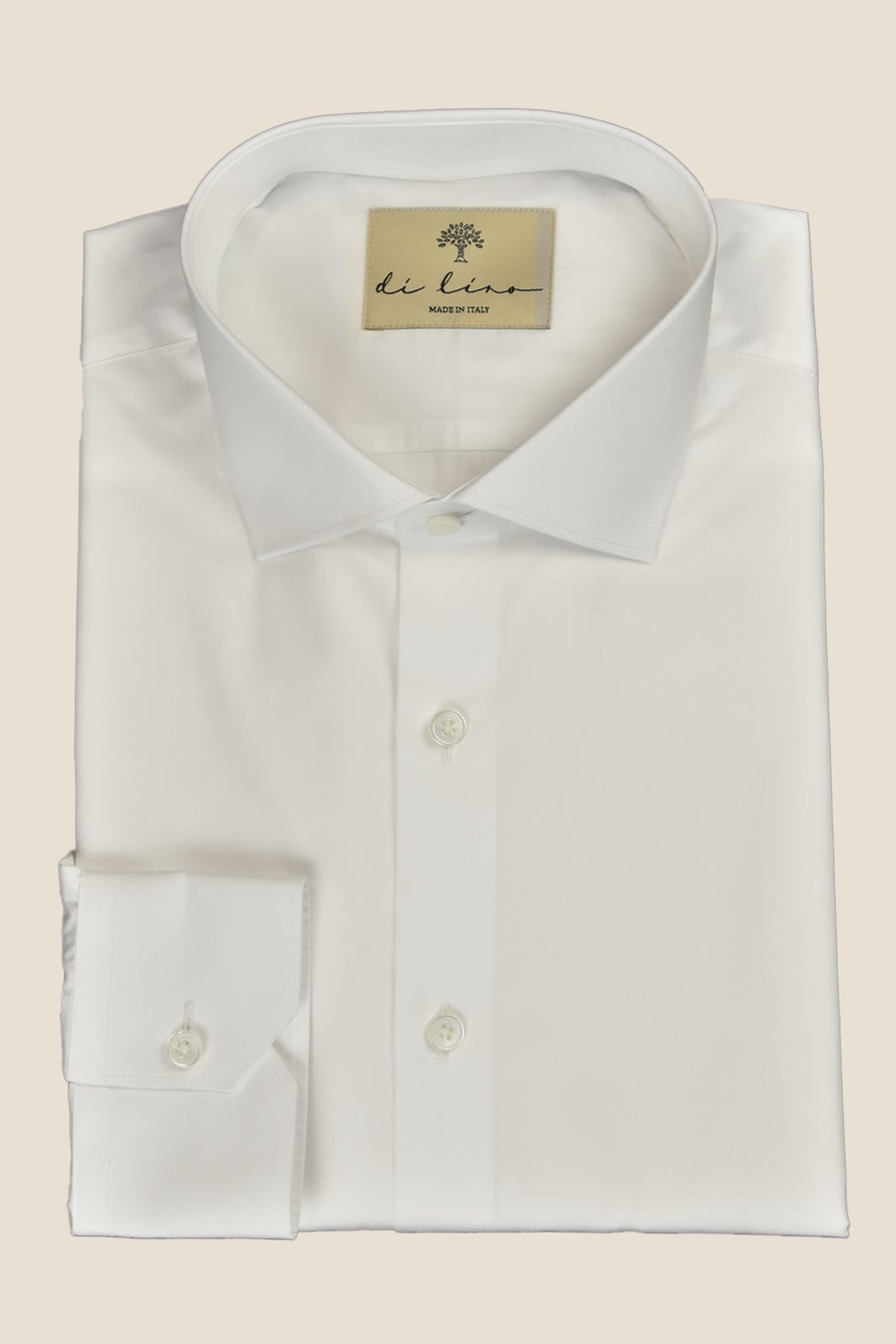 Weisses Hemd aus Bio - Baumwolle mit klassischem Haifischkragen, lässigem Schnitt und 2% Elastan - Made to order