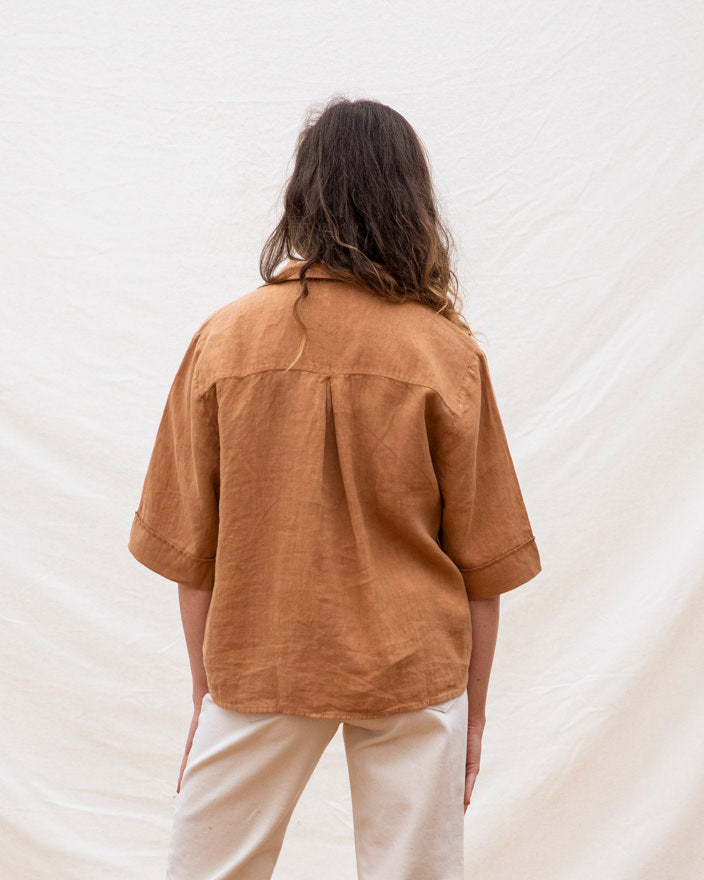 Brown short-sleeved shirt hazel made of linen from Matona
