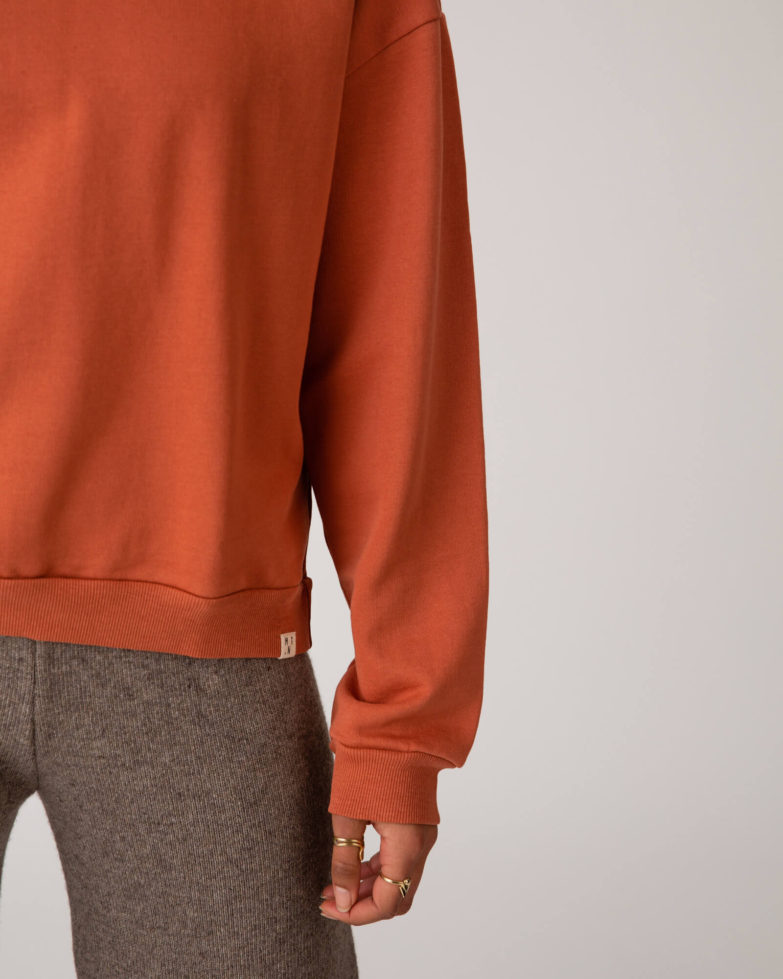 Orange long-sleeved cider sweatshirt made of organic cotton from Matona