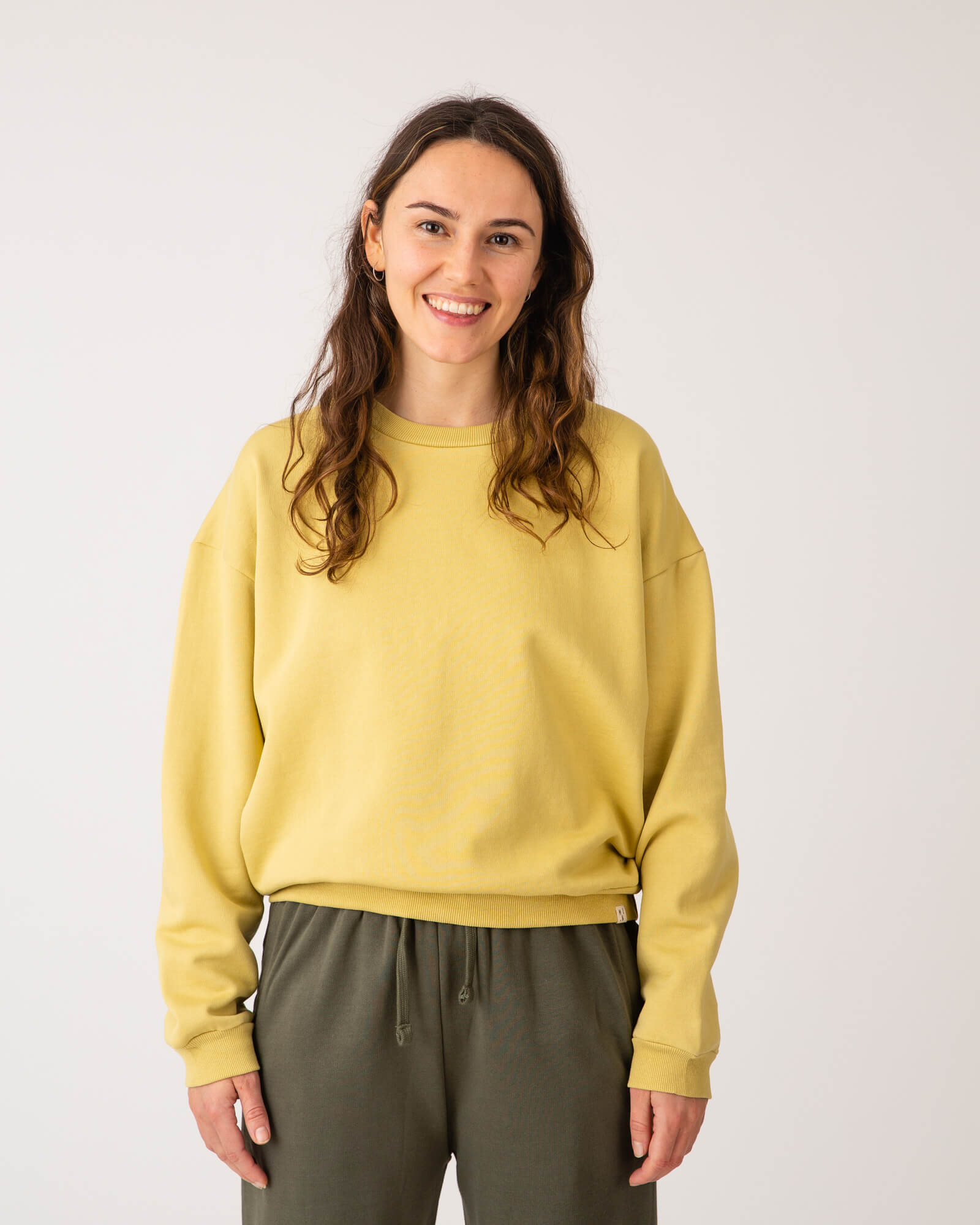 Yellow, long-sleeved sweatshirt citrona made of organic cotton by Matona