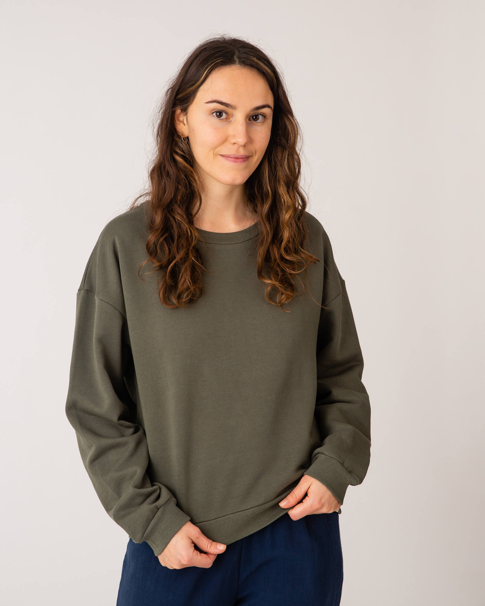 Dark green, long-sleeved sweatshirt myrtle made of organic cotton by Matona