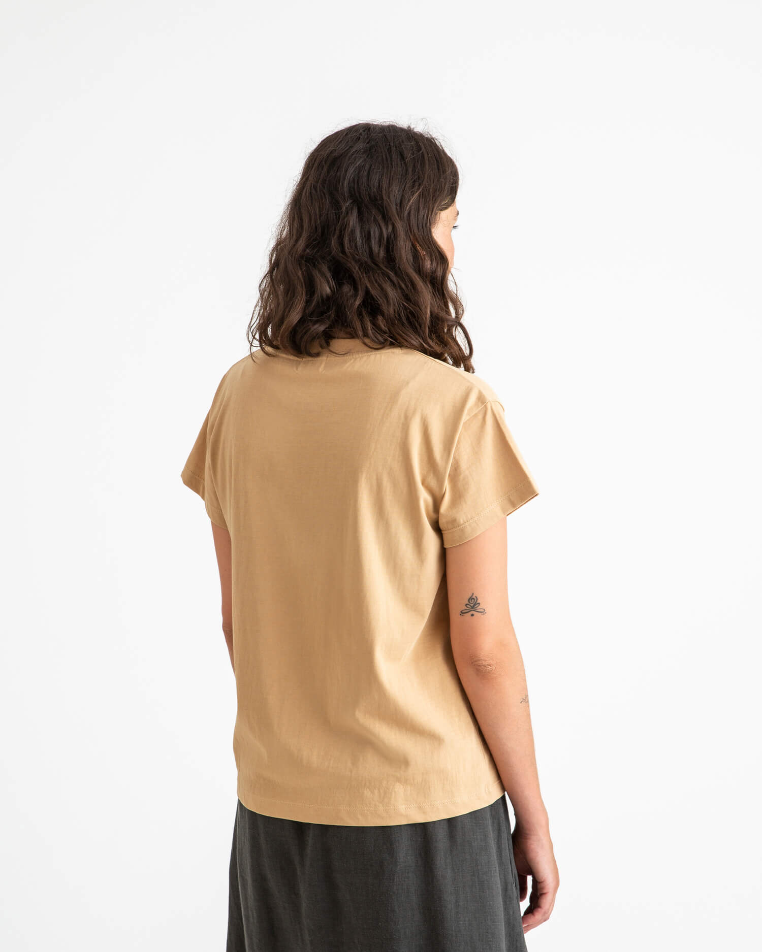 T-shirt Essential marron clair en coton 100% biologique de Matona