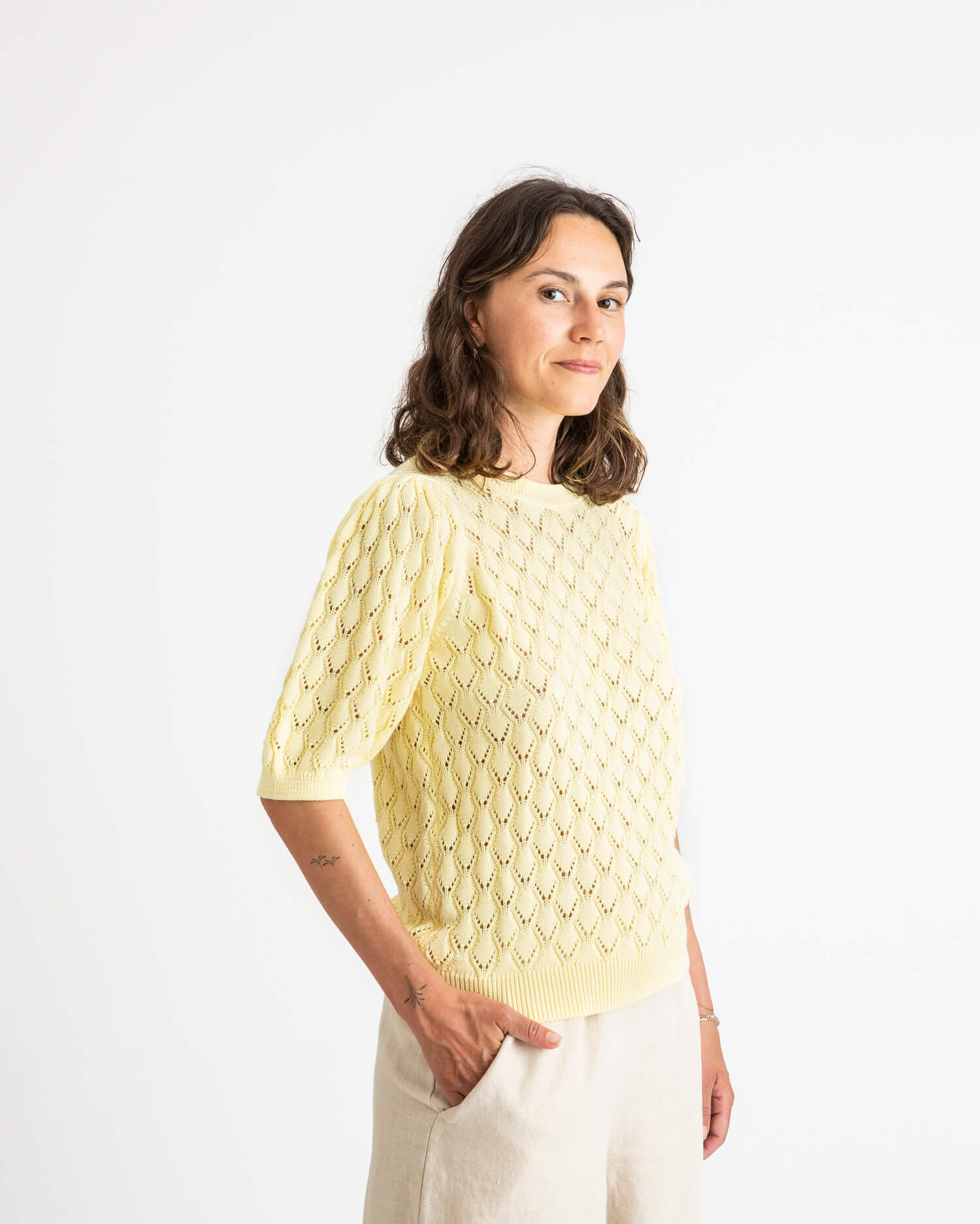 Gelbe, gestrickte Bluse aus 100% Bio-Baumwolle von Matona