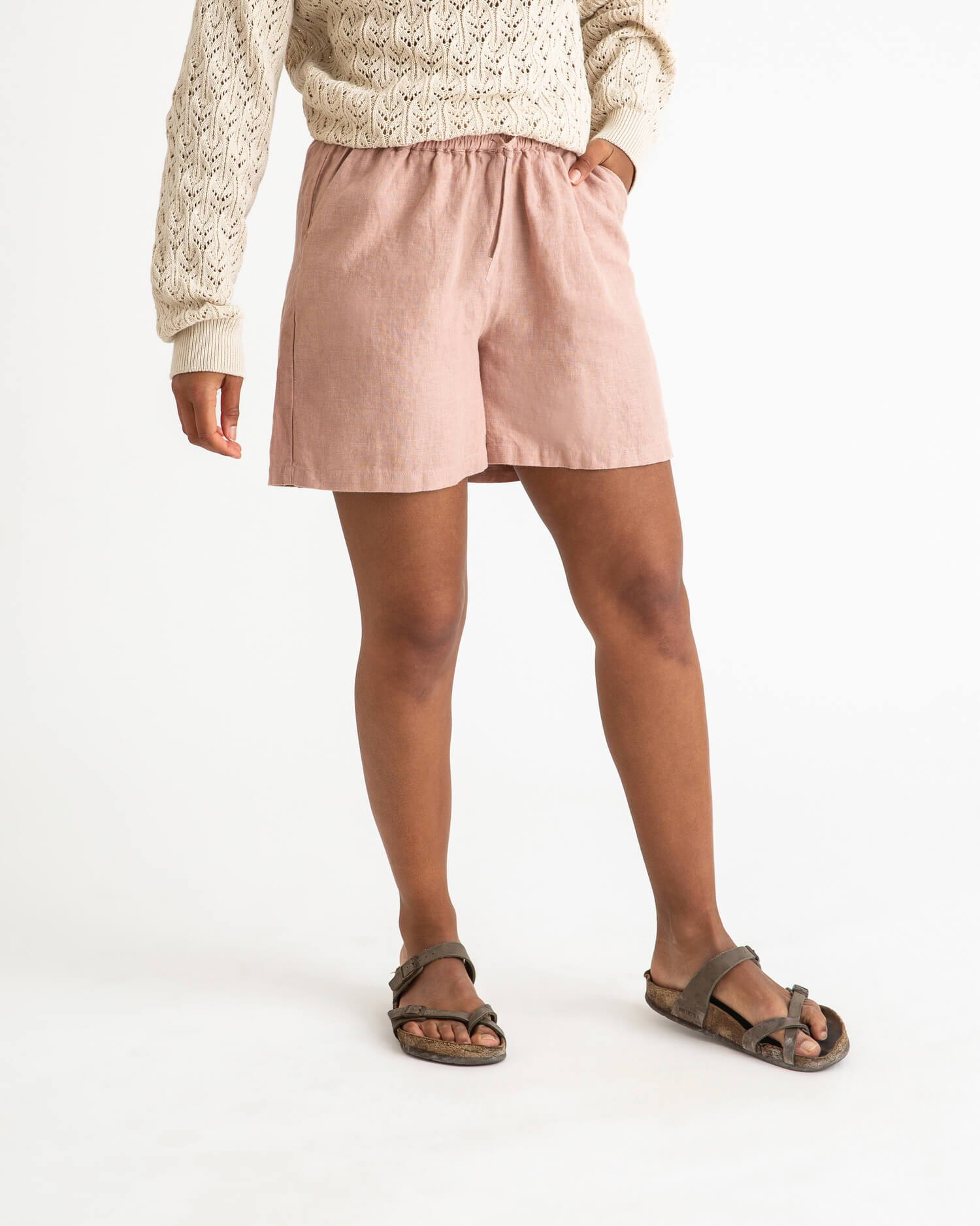 Rosé shorts made of linen by Matona