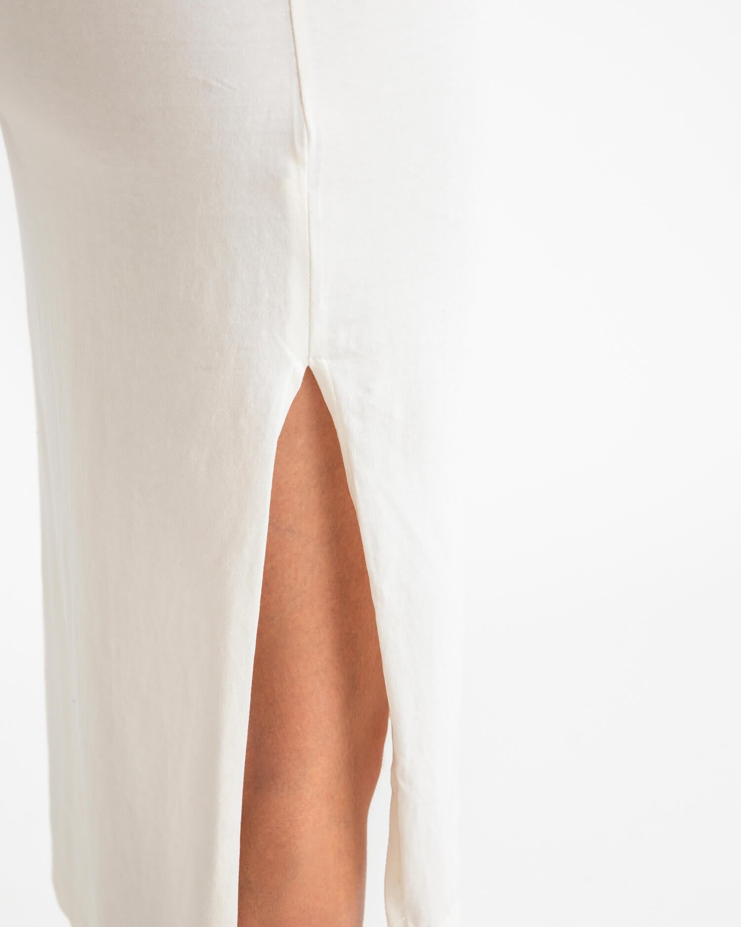 White, short-sleeved dress made of organic cotton from Matona