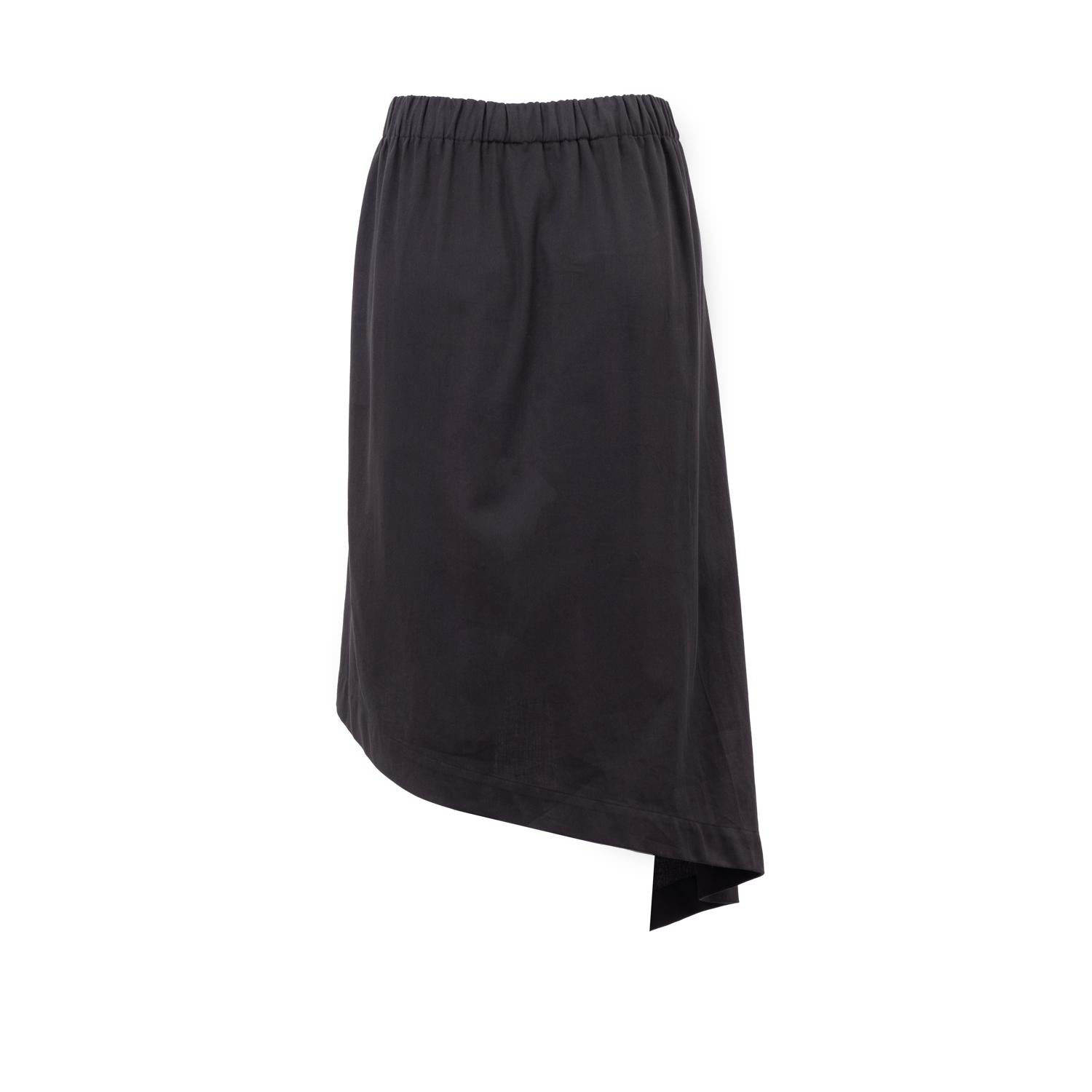 Asymmetrical skirt in black made of organic cotton