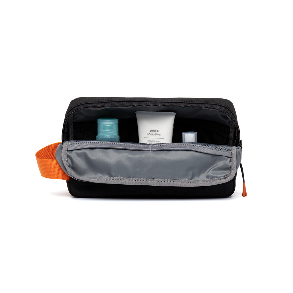 Black cosmetic bag NEO Lithe Vandra made from recycled PET from Lefrik