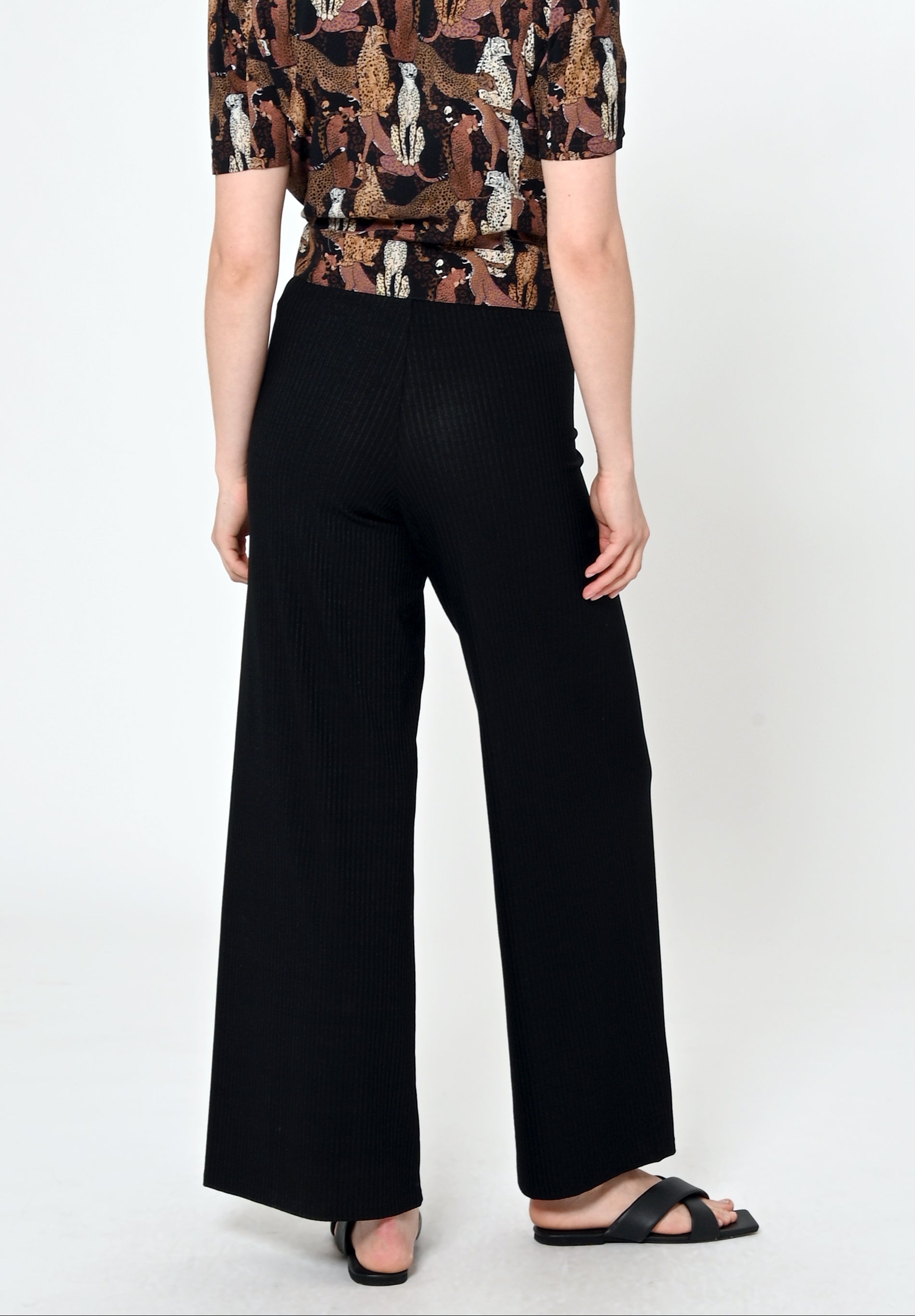 Culotte trousers MYRINEA in black by LOVJOI made of Tencel™ (ST)
