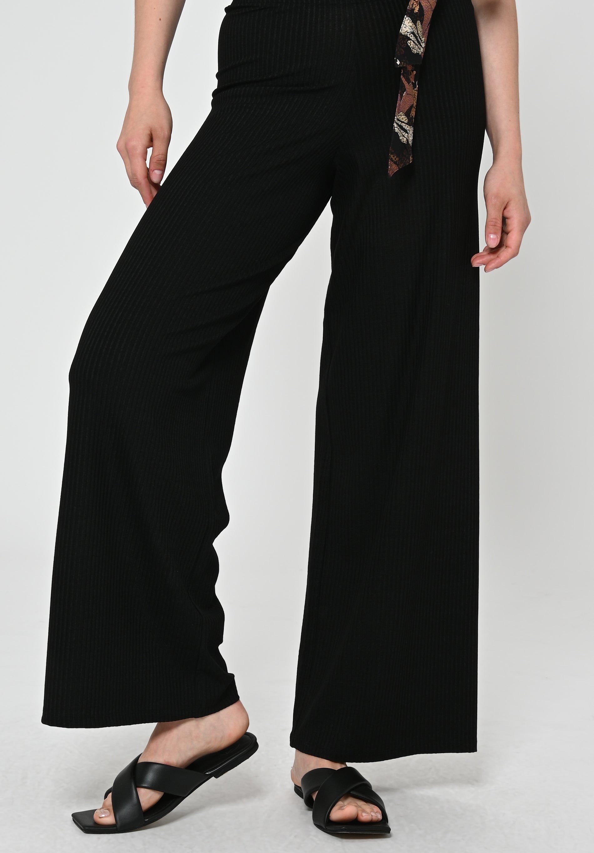 Pantalon jupe-culotte MYRINEA en noir de LOVJOI en Tencel™ (ST)